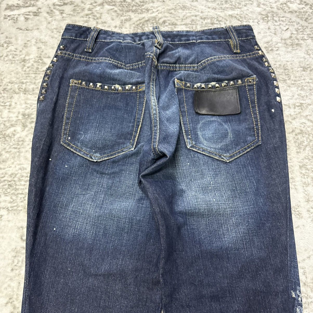 Dsquared2 2000s Dsquared2 Distressed Studded Carrot Cut Denim Pants Size US 30 / EU 46 - 10 Thumbnail