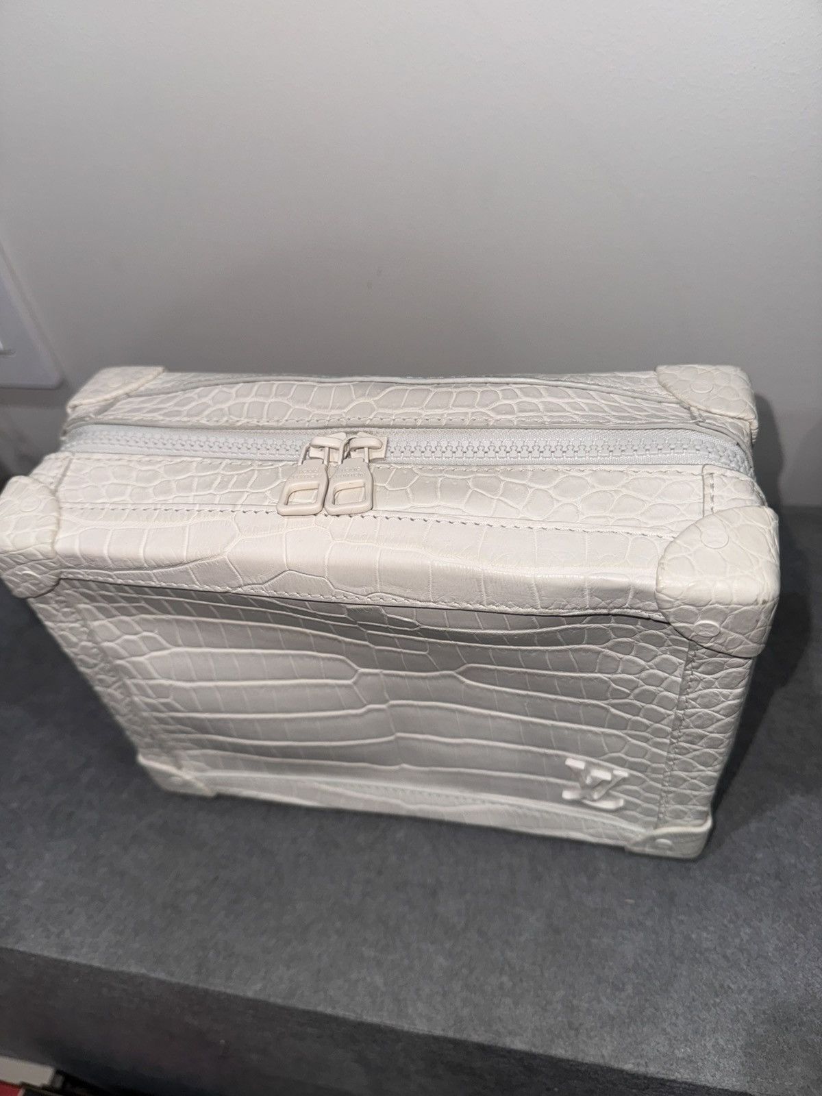 Louis Vuitton CROCODILE 2019 LOUIS VUITTON SOFT TRUNK MATTE WHITE Size ONE SIZE - 3 Thumbnail