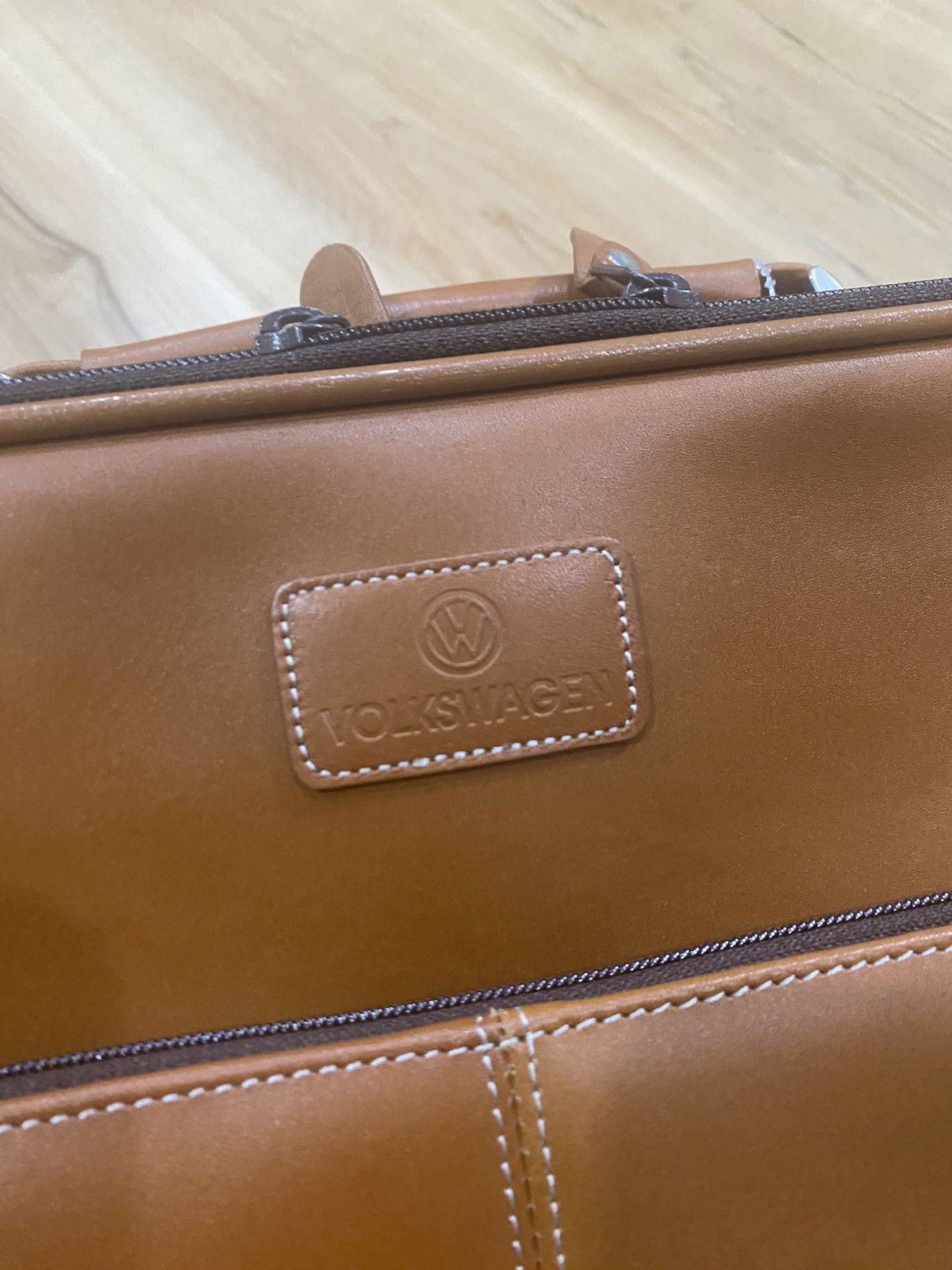 Genuine Leather × Vintage Vintage Volkswagen leather travel beg / cross bag Size ONE SIZE - 5 Thumbnail