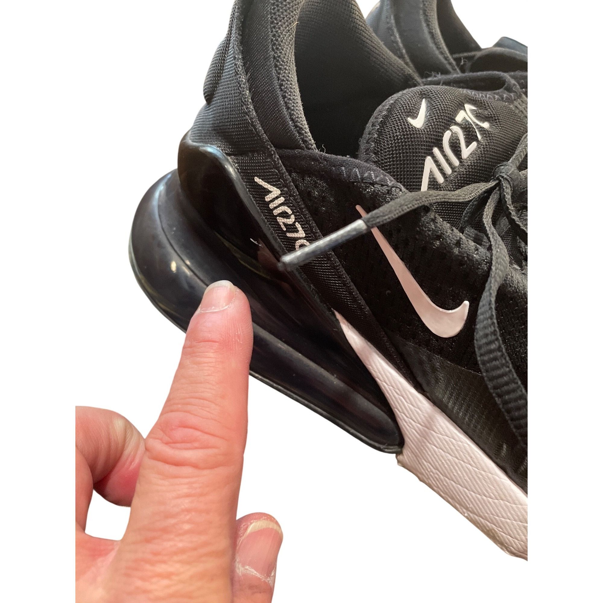 Nike Nike Air Max 270 Womens black Running sneakers sz 11 SKU Size US 11 / IT 41 - 13 Thumbnail