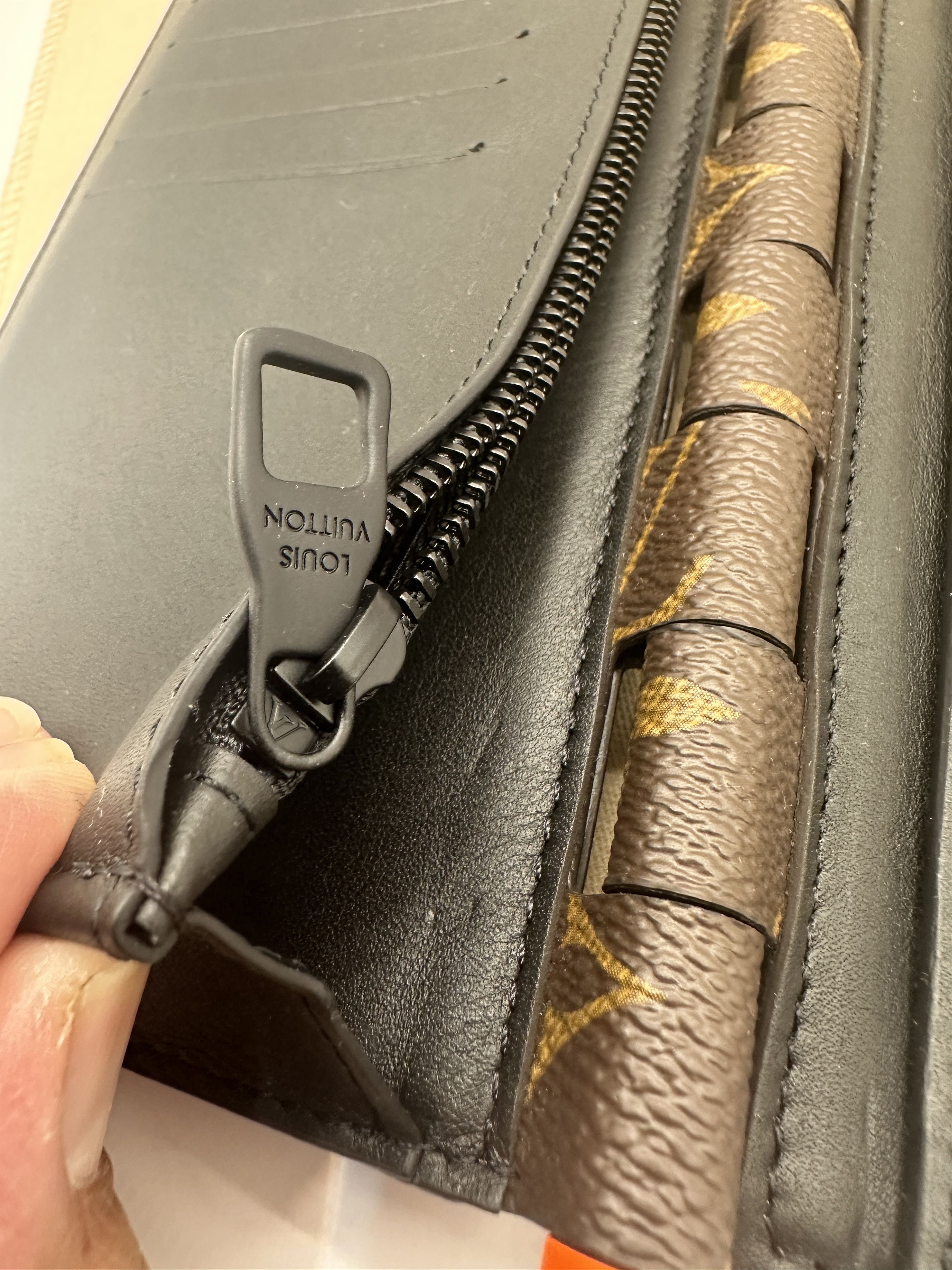 Louis Vuitton VIRGIL Louis Vuitton Brazza Wallet Hinge Monogram Size ONE SIZE - 4 Thumbnail