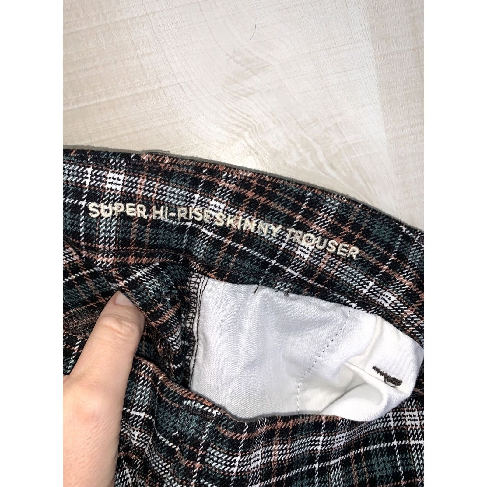 American Eagle Outfitters American Eagle Outfitters Super Hi Rise Stretch Trouser Plaid Pants Women’s Size 4-9641 Jeans, Dress Pants, Slim, Multicolor, 70s 80s, Women Size 27" / US 4 / IT 40 - 6 Thumbnail
