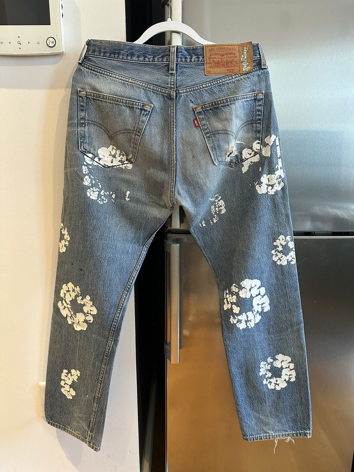 DENIM TEARS × Levi's DENIM TEARS X LEVIS DISTRESSED JEANS RARE POP UP EDITION Size US 32 / EU 48 - 2 Thumbnail