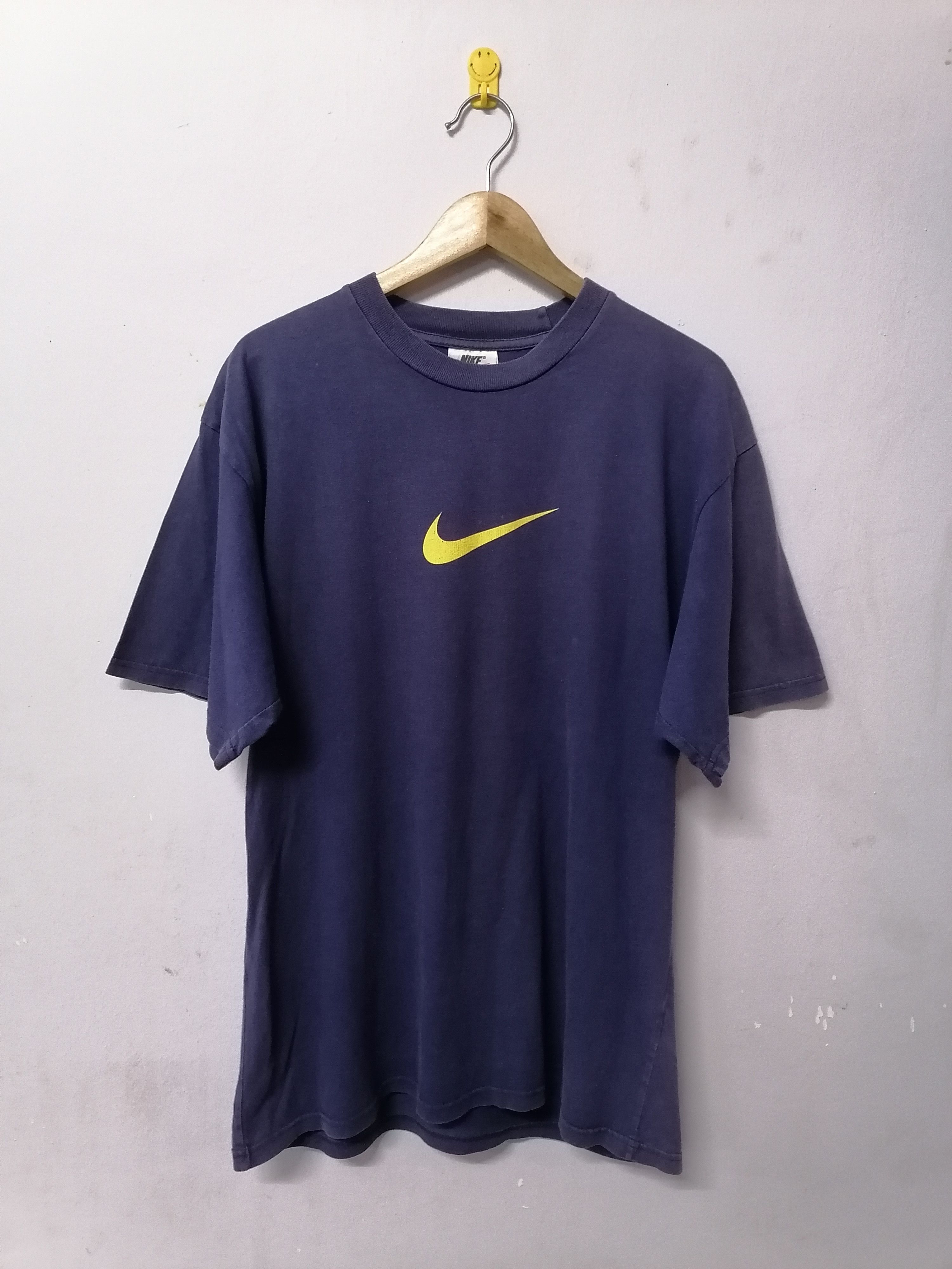 Nike Trashed Faded Vintage 90s Nike Swoosh Tee Size US M / EU 48-50 / 2 - 3 Thumbnail