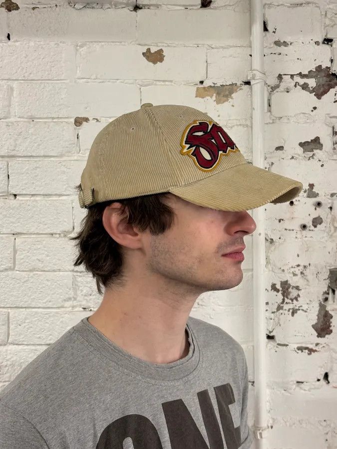 Dsquared2 FW2005 Dsquared2 Beige Corduroy Embroidered Faith Cap Size ONE SIZE - 3 Thumbnail