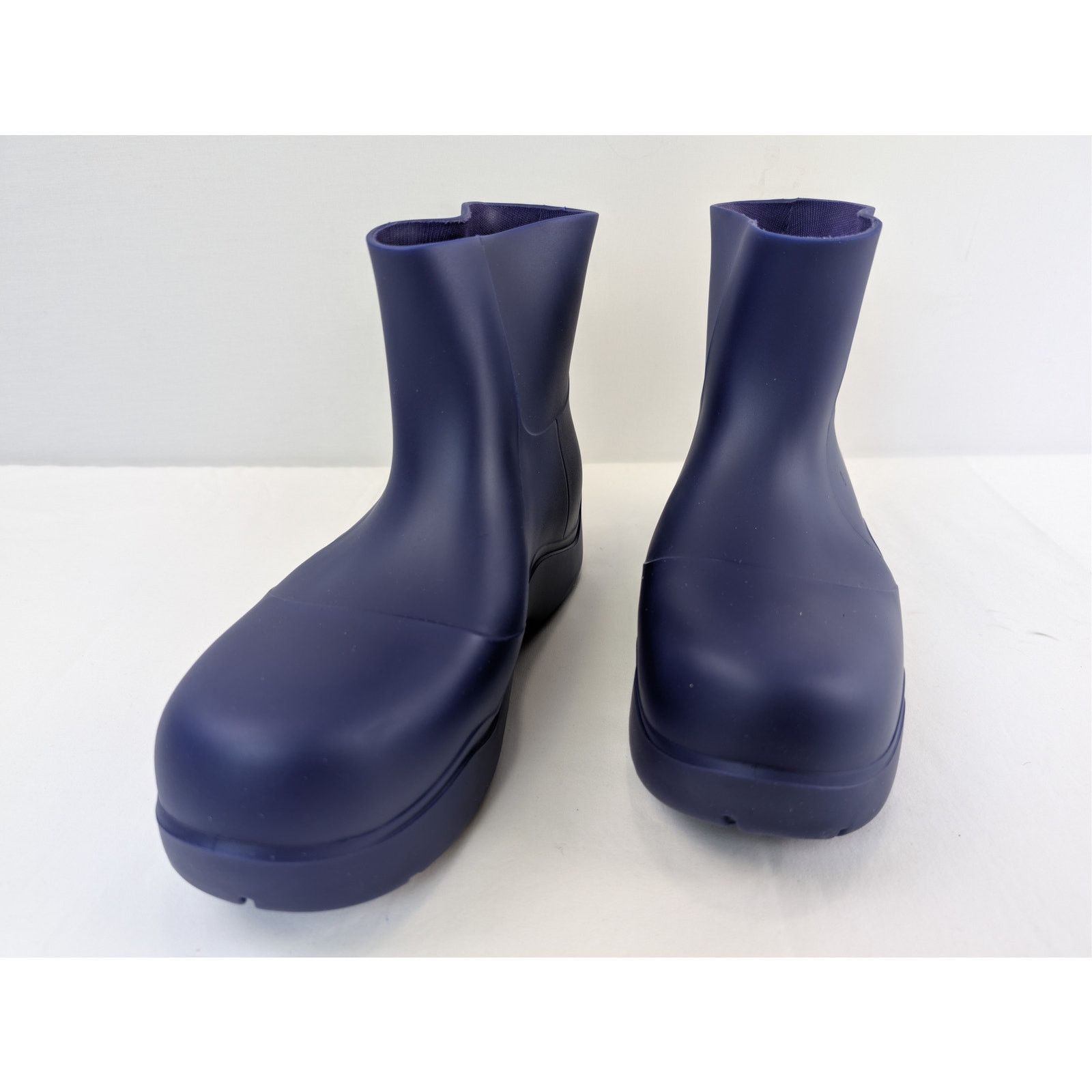 Bottega Veneta o1rshd1 Matt Rubber Puddle Ankle Boot in Unicorn Size US 10 / EU 43 - 9 Thumbnail