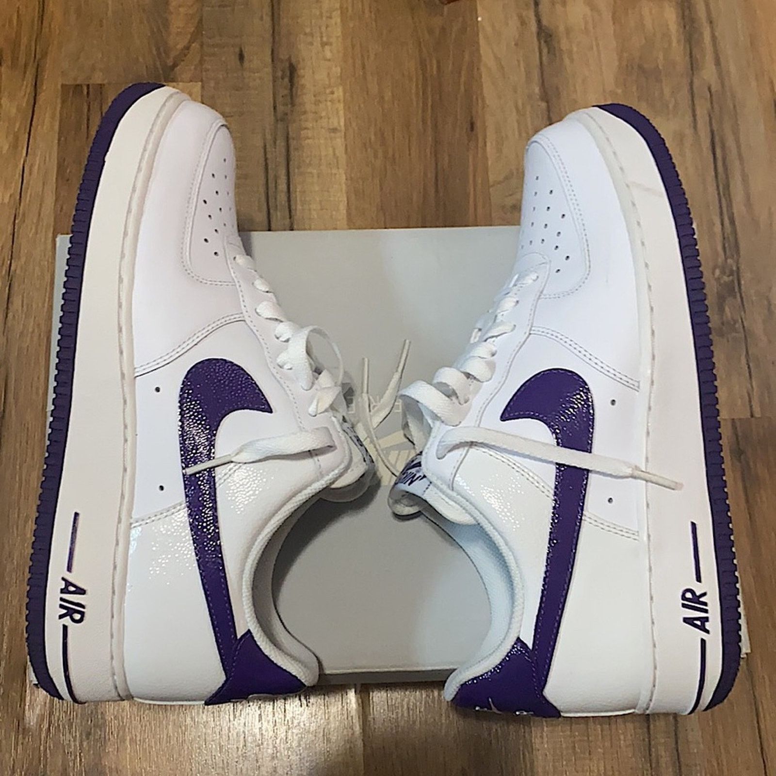 Nike 2011 Nike Air Force 1 patent club purple Size US 9 / EU 42 - 1 Thumbnail