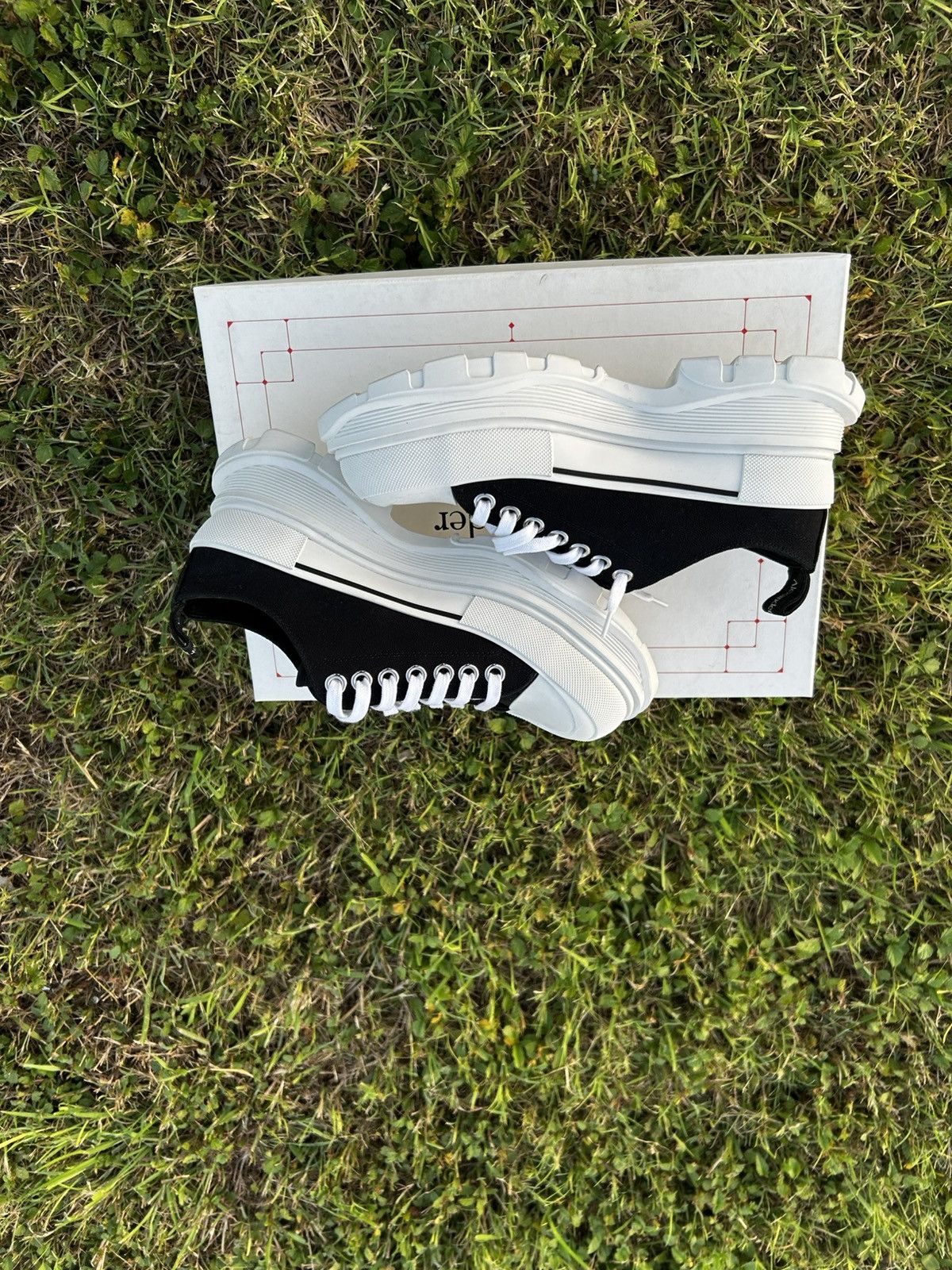 Alexander McQueen Alexander Mcqueen treadslick sneaker Size US 8.5 / IT 38.5 - 2 Thumbnail