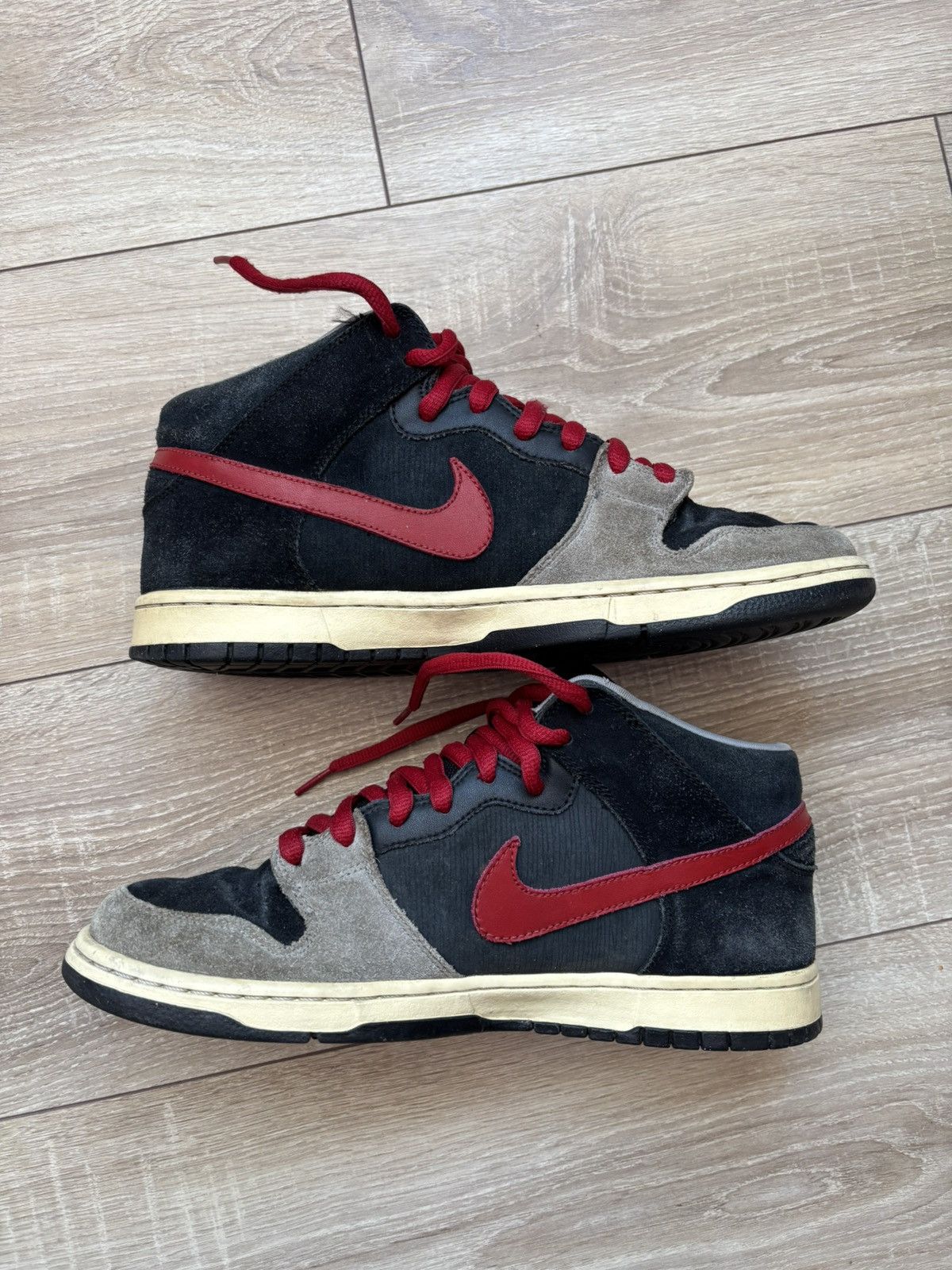 Nike SB Authentic Vintage Nike SB Dunk Mid from the 2010 Size US 10.5 / EU 43-44 - 3 Thumbnail