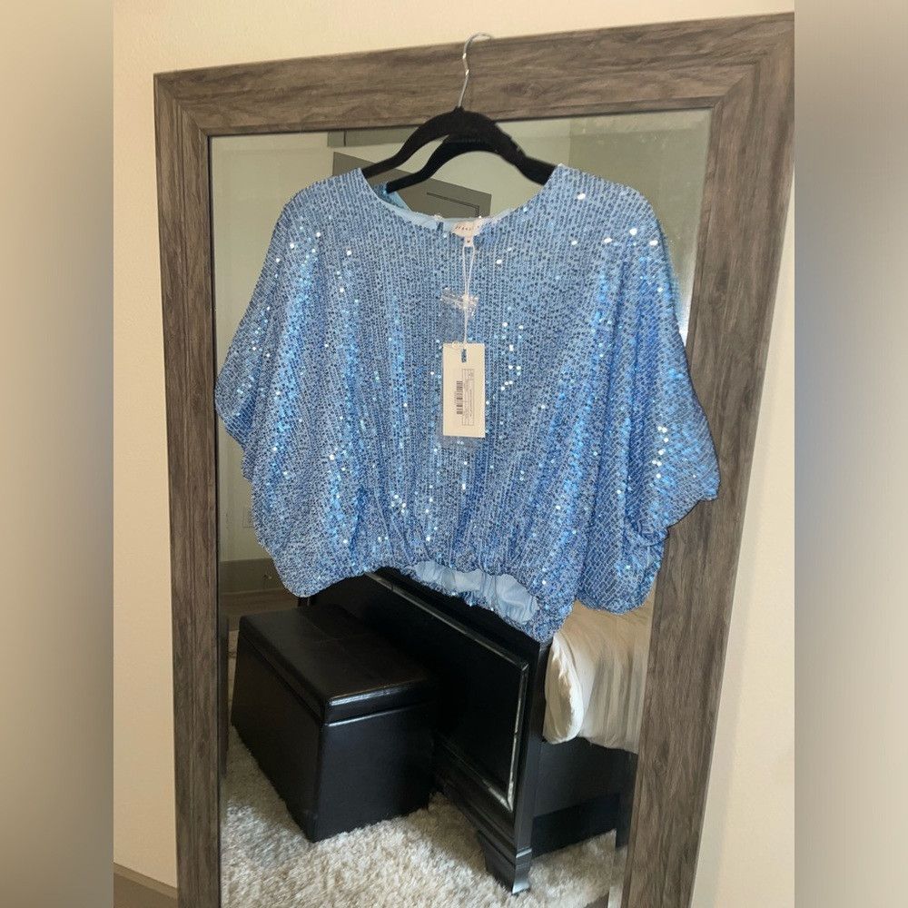 Other NWT Endless rose blue sequin puff crop top Size M / US 6-8 / IT 42-44 - 2 Thumbnail