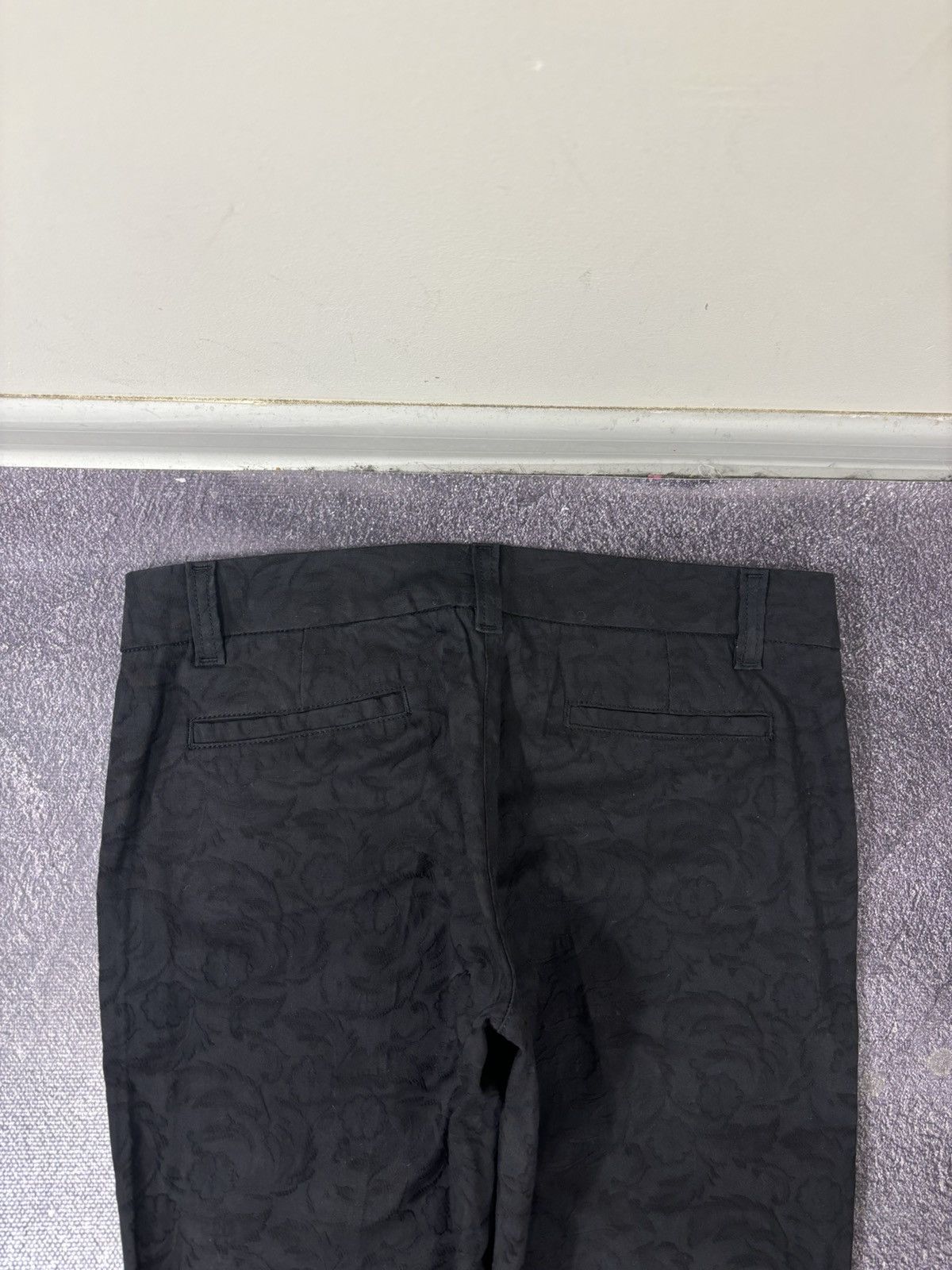 Moschino Vintage Moschino Women’s Flowers Pattern Luxury Black Pants Size 28" / US 6 / IT 42 - 12 Thumbnail