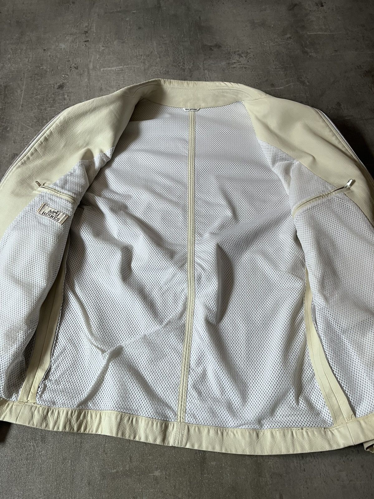 Hermes Hermes white leather jacket very light Size US L / EU 52-54 / 3 - 18 Thumbnail