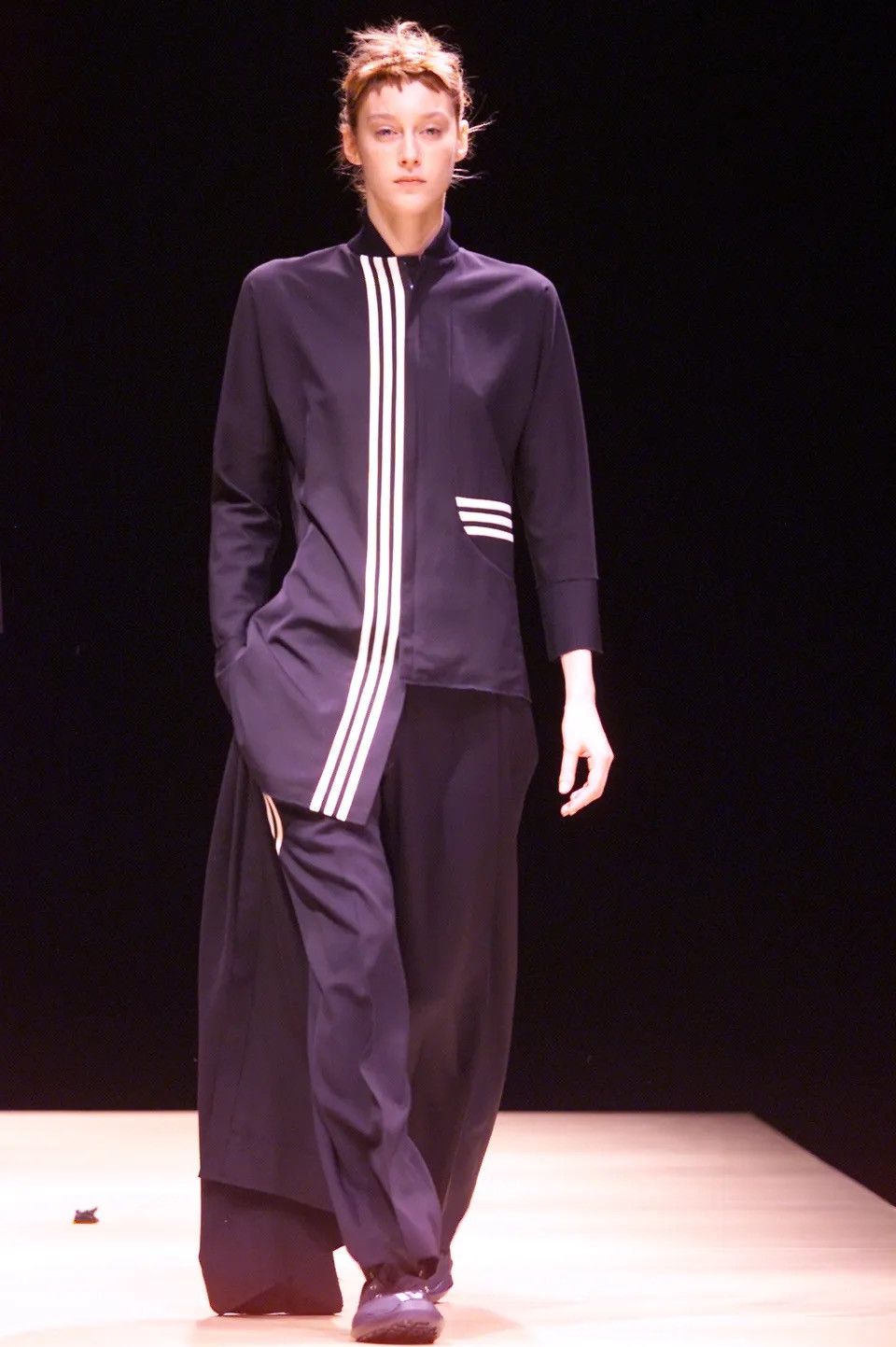 Yohji Yamamoto ‘Rare’ Yohji Yamamoto Runway Fall 2001 Ready-To-Wear Size S / US 4 / IT 40 - 1 Thumbnail