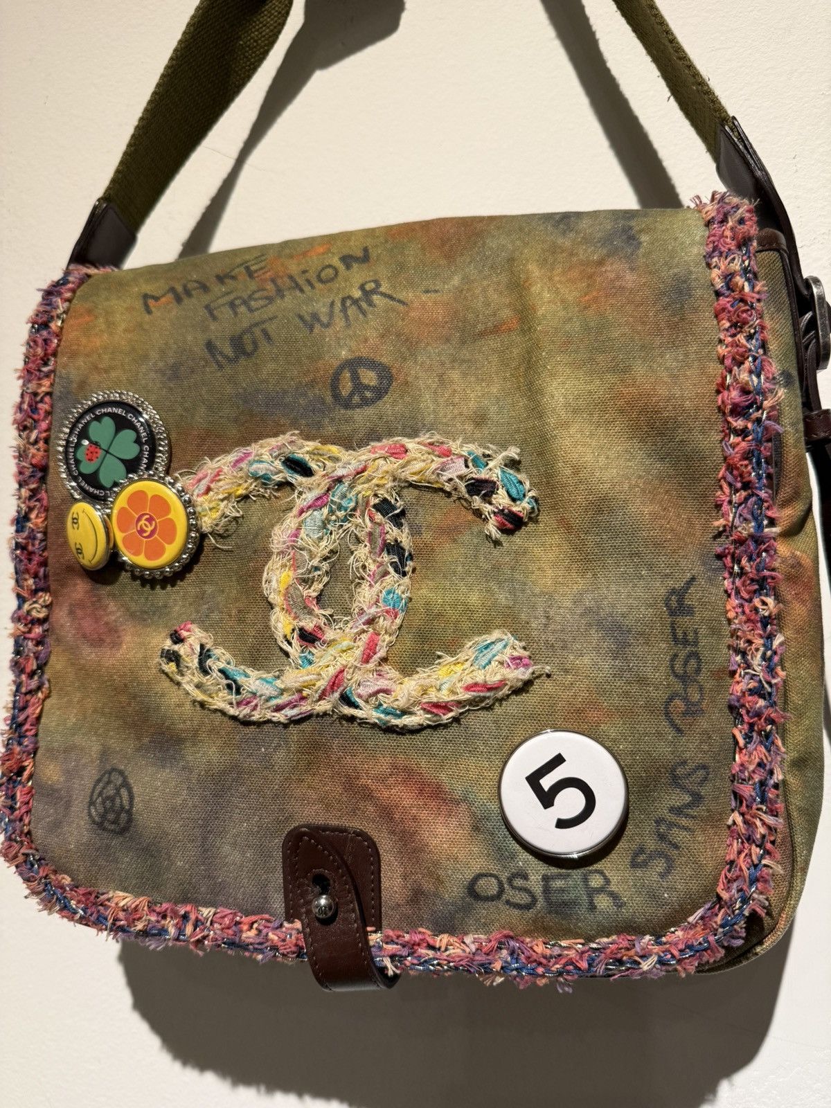 Chanel 2015 Chanel Washed Toile Graffiti Messenger Bag Size ONE SIZE - 2 Thumbnail