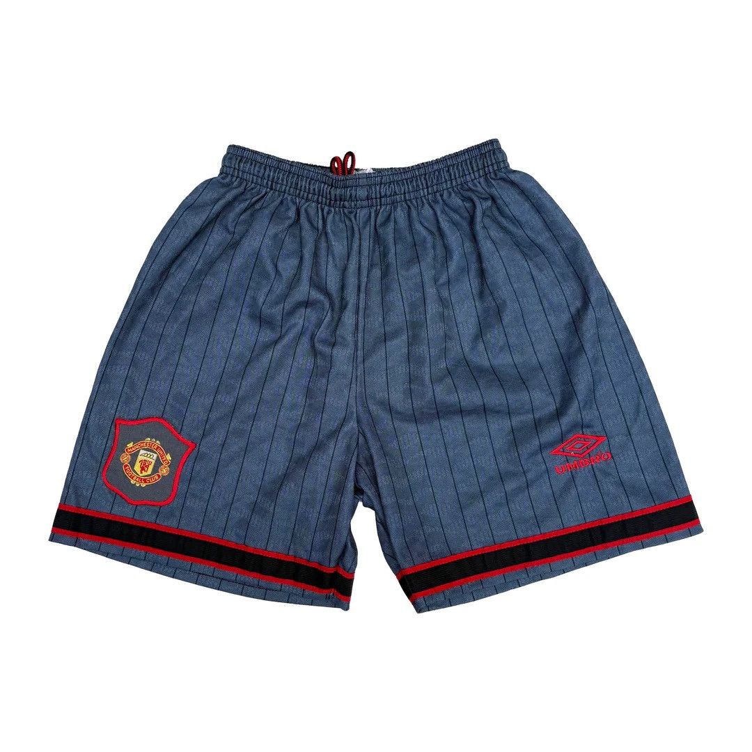 Umbro Manchester United 1995 90s Vintage Umbro Rare Soccer Shorts Size US 28 / EU 44 - 1 Thumbnail