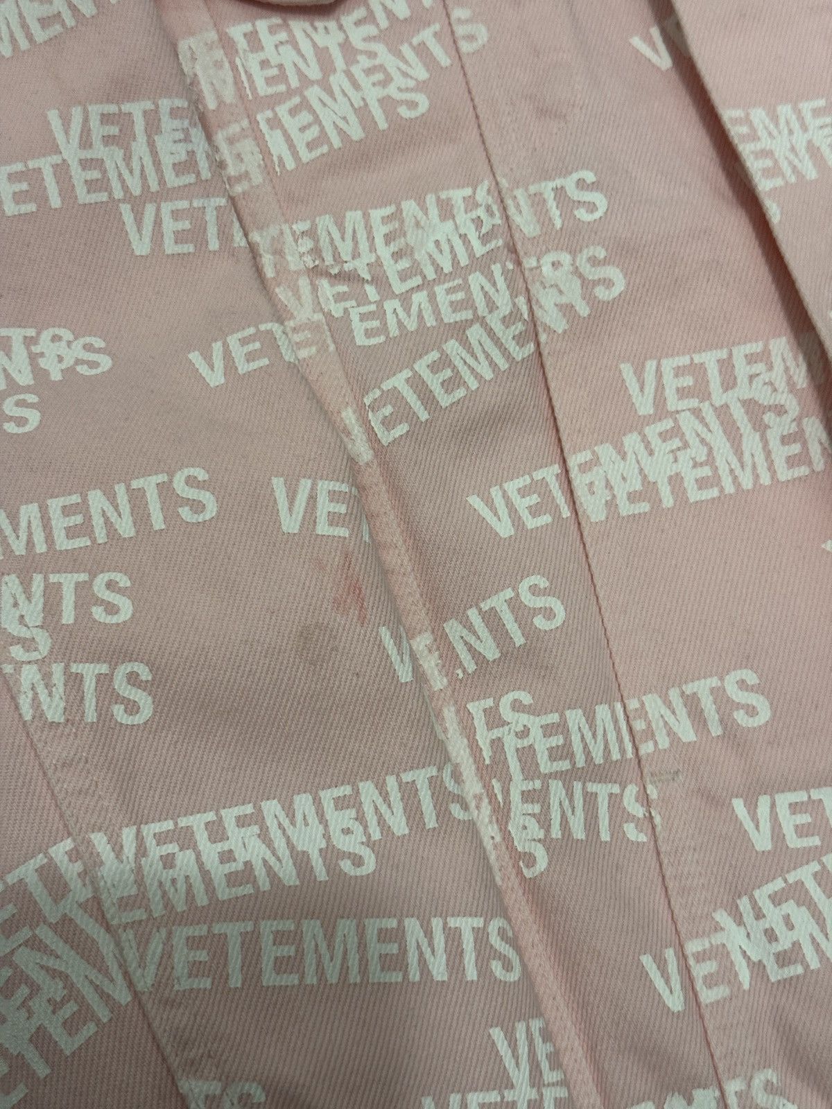 Vetements *RARE* VETEMENTS GVASALIA STAMP AOP DENIM JACKET Size US M / EU 48-50 / 2 - 15 Thumbnail
