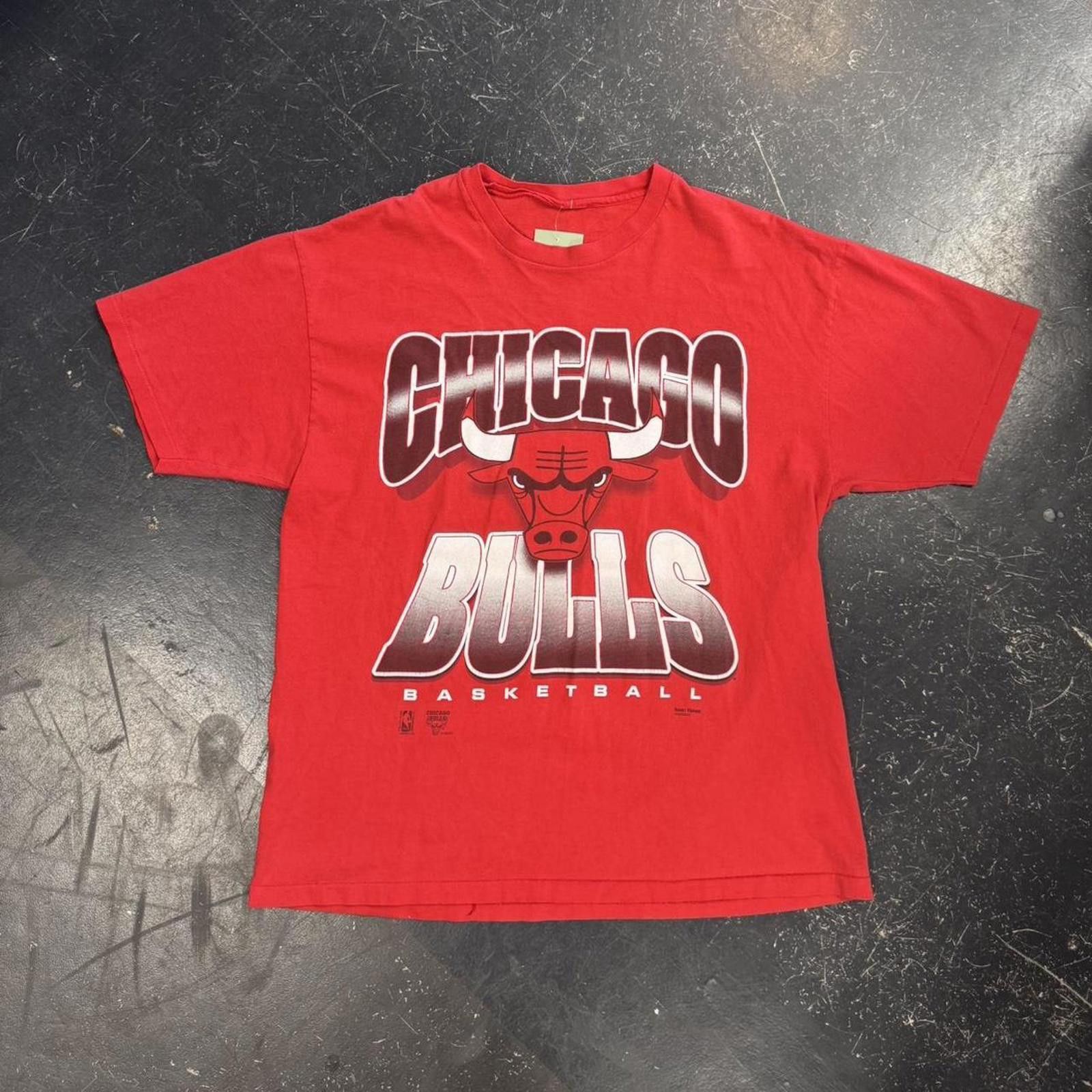 NBA Vintage 90s Chicago Red Bulls NBA Tee Size US XL / EU 56 / 4 - 6 Thumbnail