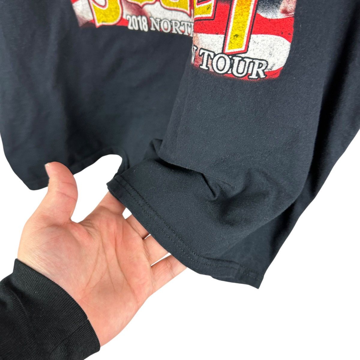 Band Tees Mens Y2K Def Leppard X Journey 2018 NA Tour Shirt Size US XL / EU 56 / 4 - 6 Thumbnail