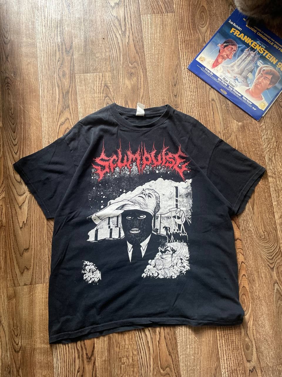Band Tees Vintage 90s scary face skulls distressed t shirt Size US XL / EU 56 / 4 - 1 Thumbnail