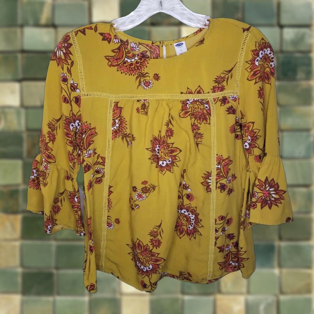 Old Navy Old Navy Women's Blouse Size S Yellow Floral Flared Top Womens Size S / US 4 / IT 40 - 1 Thumbnail
