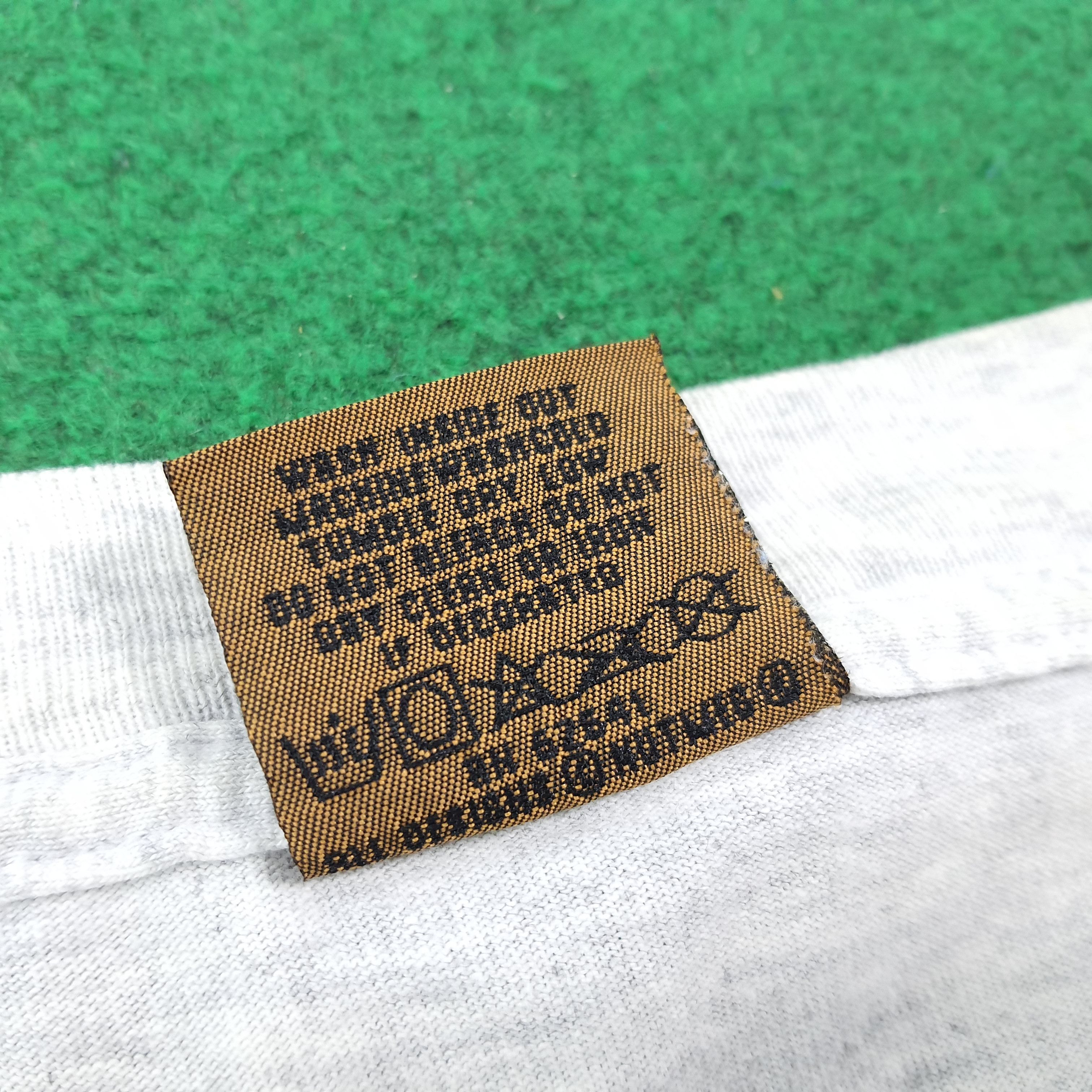 Nutmeg Vintage Nutmeg 90s MLB Hideo Nomo LA Dodgers Tshirt C276N6 Size US L / EU 52-54 / 3 - 6 Thumbnail