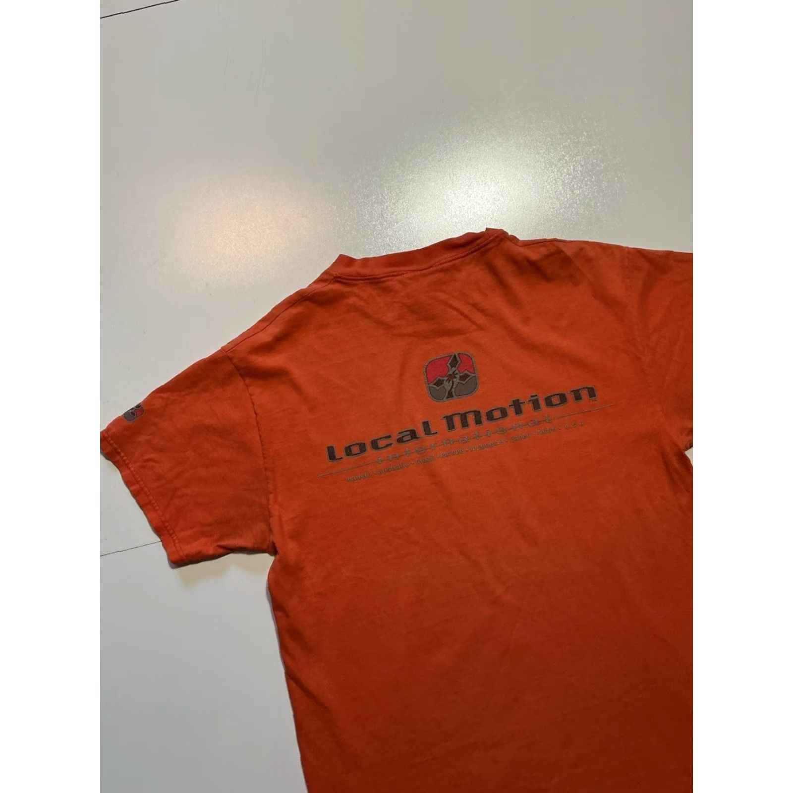 Vintage VINTAGE Local Motion International Hawaii Orange Surf Graphic T-Shirt Mens Medium Size US M / EU 48-50 / 2 - 5 Thumbnail