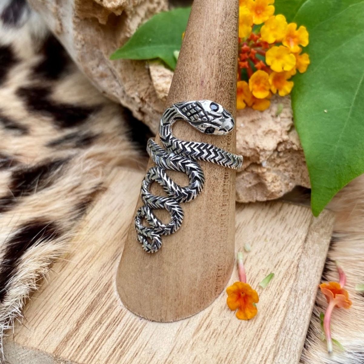 The Unbranded Brand Sterling Silver Snake Cobra Ring With Black Onyx Eyes Size ONE SIZE - 1 Thumbnail