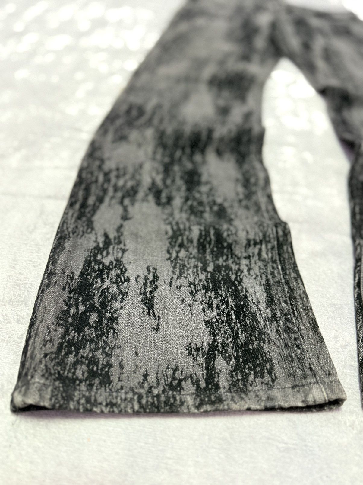 GOSTAR DE FUGA × Japanese Brand × Tornado Mart Custom Culture Japan Velvet-Treated Textured Flare Jeans Size US 32 / EU 48 - 8 Thumbnail