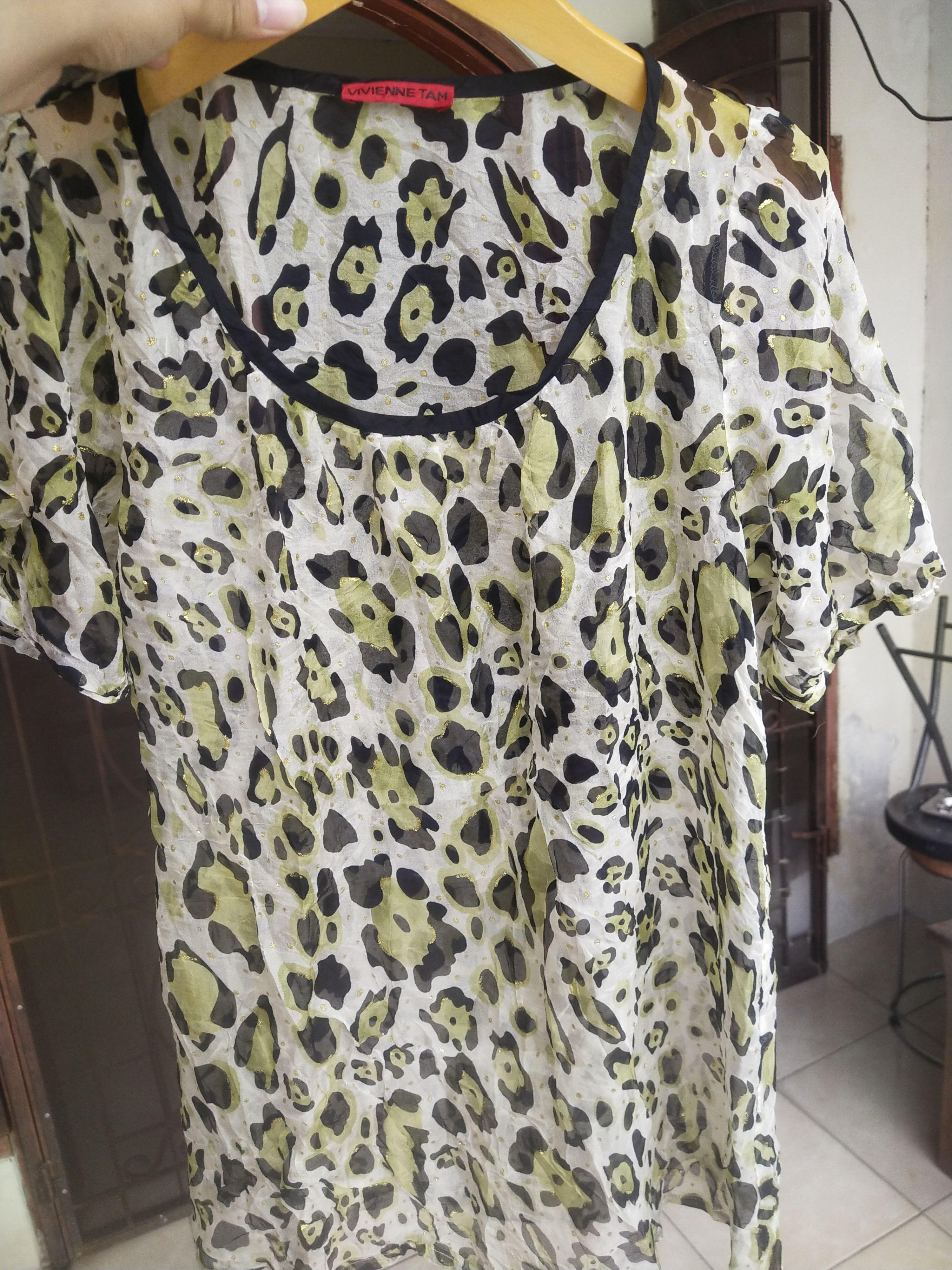 Vivienne Tam Vintage Y2K Vivienne Tam 100% Silk Animal Print Blouse Size L / US 10 / IT 46 - 10 Thumbnail