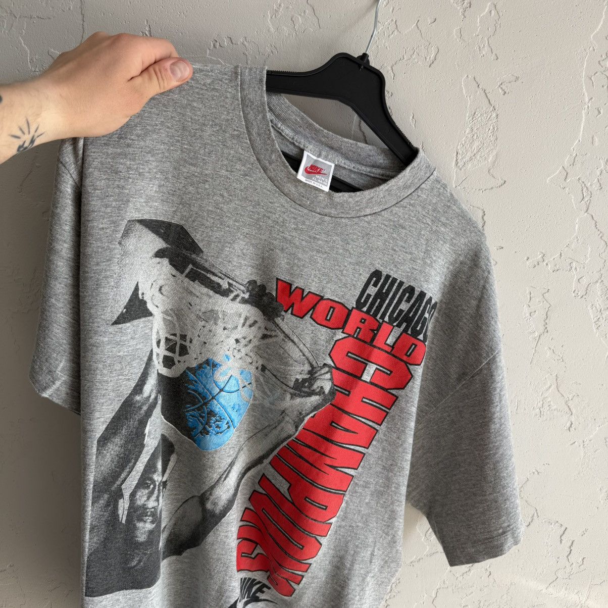 NBA × Nike × Vintage Vintage Nike Jordan Chicago Bulls World Champions T-Shirt Size US XL / EU 56 / 4 - 2 Thumbnail