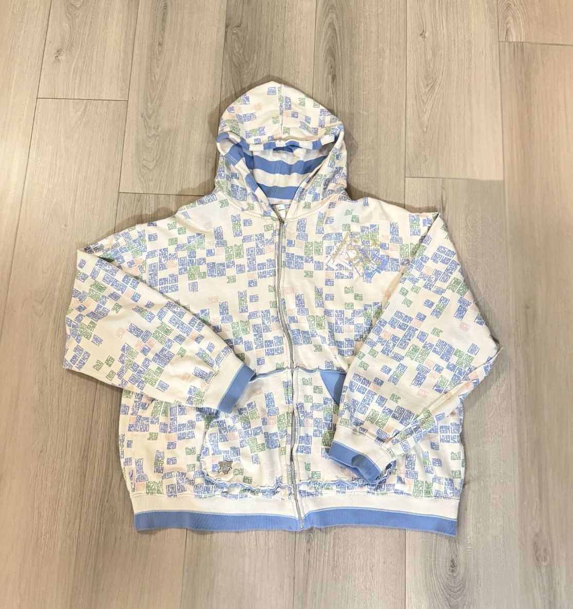 Rocawear Rocawear Y2K White & Pastel Hip Hop Baggy Streetwear Sweater Size US XL / EU 56 / 4 - 1 Thumbnail
