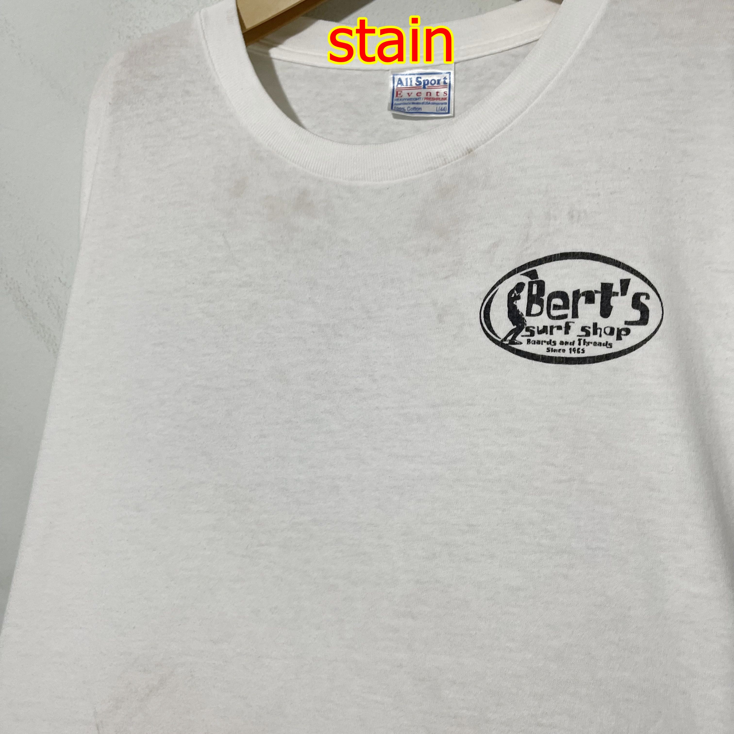 Vintage Vintage 90s Bert’s Surf Shop T-Shirt Size US L / EU 52-54 / 3 - 7 Thumbnail