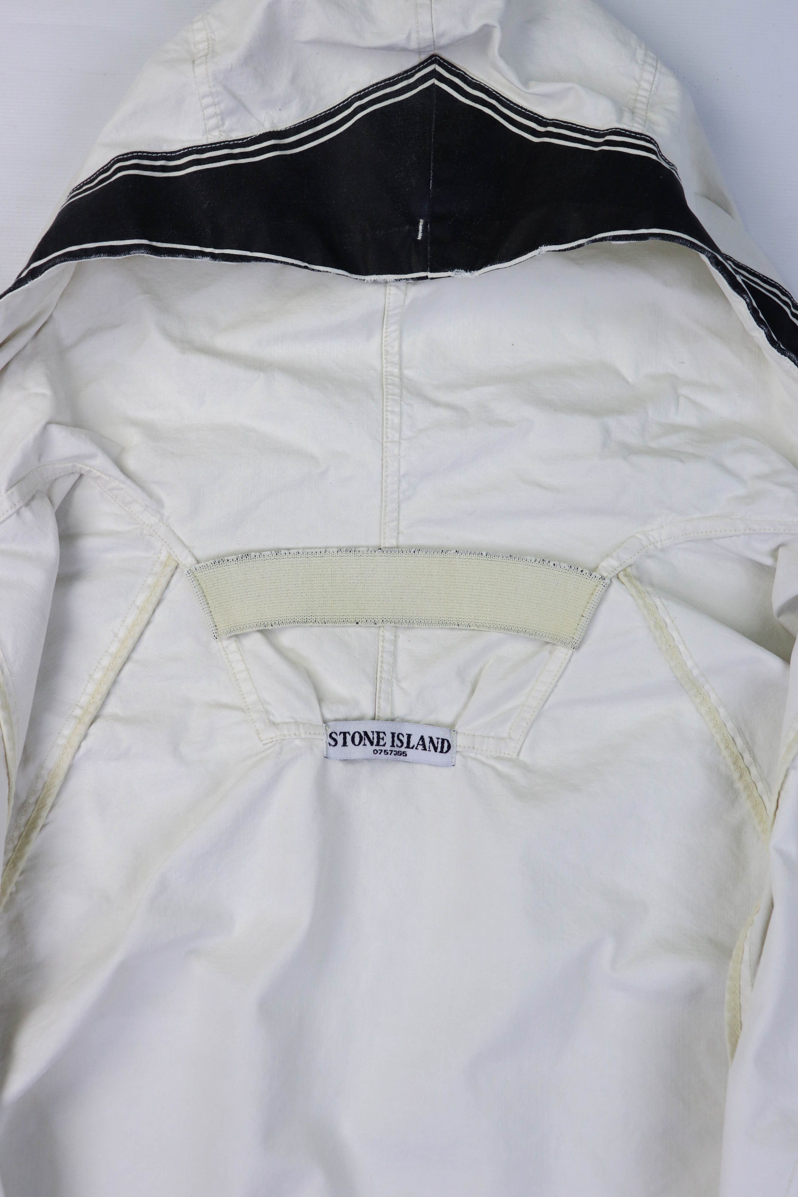 Stone Island Vintage Stone Island 06 White Laminated Cotton Hooded Jacket Size US L / EU 52-54 / 3 - 21 Thumbnail