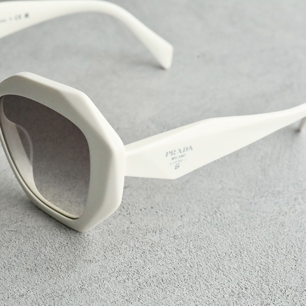 Prada PRADA 16WS SUNGLASSES Size ONE SIZE - 5 Thumbnail
