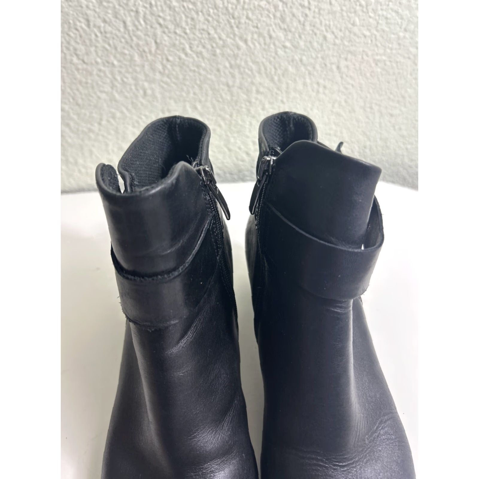 Ecco ECCO Sculptured 45 Leather Closed Ankle Zipper Boots Black Bootie Women's EU 37 US 6 Leather Zipper Bootie Heel Cone Solid Ankle Boots Size US 6 / IT 36 - 7 Thumbnail