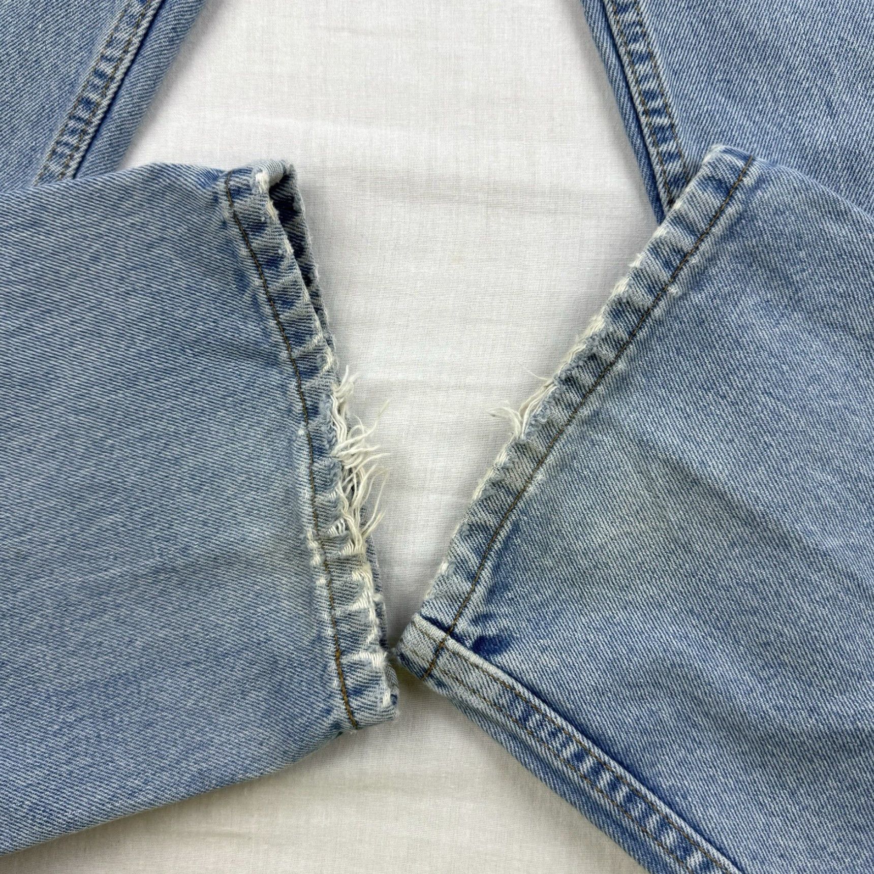 Levi's VINTAGE Levis 550 Jeans Adult 38x34 Blue Relaxed Fit Classic 90s Y2K Pants Mens Size US 38 / EU 54 - 2 Thumbnail
