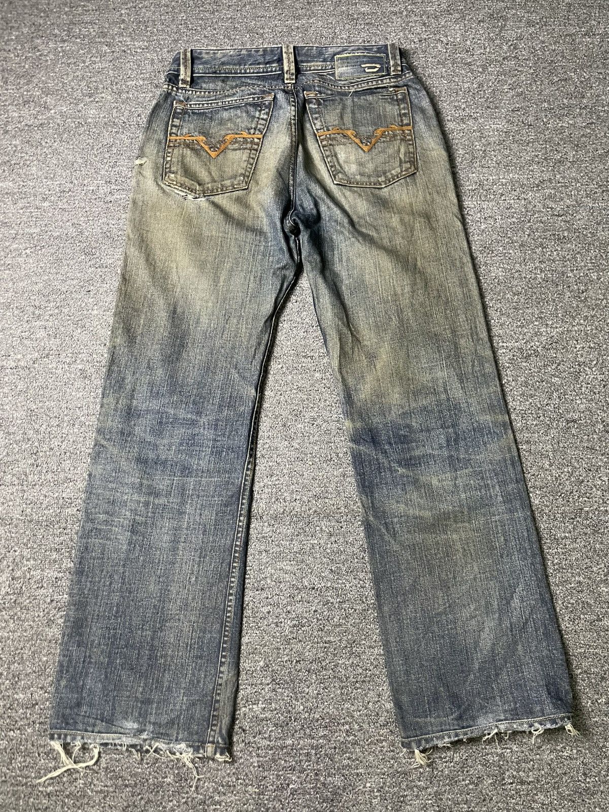 Diesel Vintage DIESEL Straight Cut Distressed Denim (91) Size US 29 - 17 Thumbnail