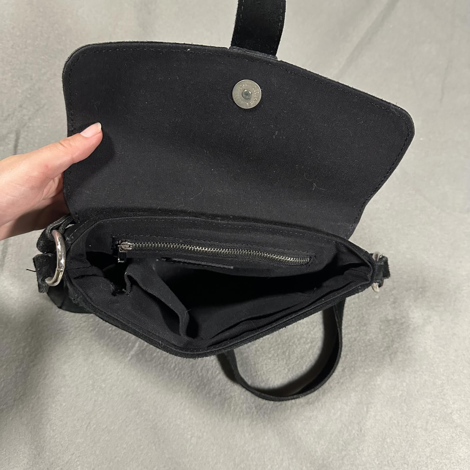 Other Brandy Melville Shoulder Bag Black Suede Buckle Size ONE SIZE - 4 Thumbnail