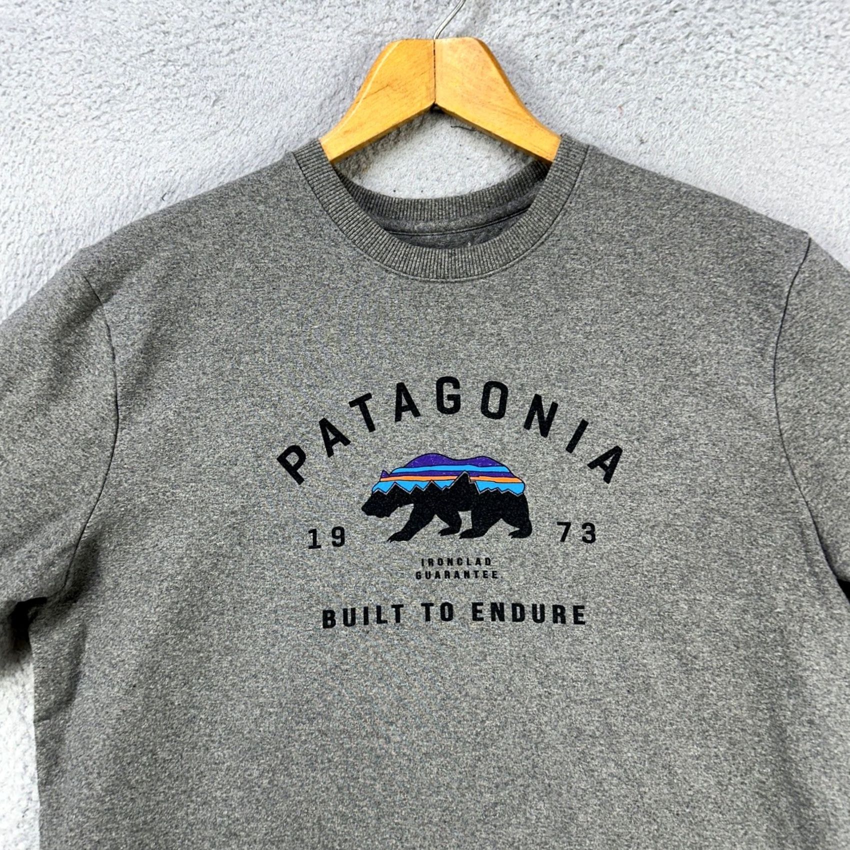 Patagonia Patagonia Mens Crew Neck Sweatshirt Medium Grey Bear Graphic Sweater Pullover Size US M / EU 48-50 / 2 - 6 Thumbnail
