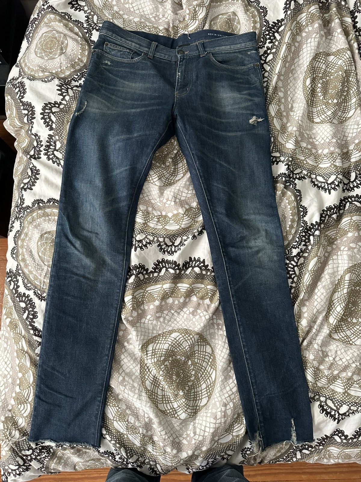 Saint Laurent Paris mid rise denim raw hem 31