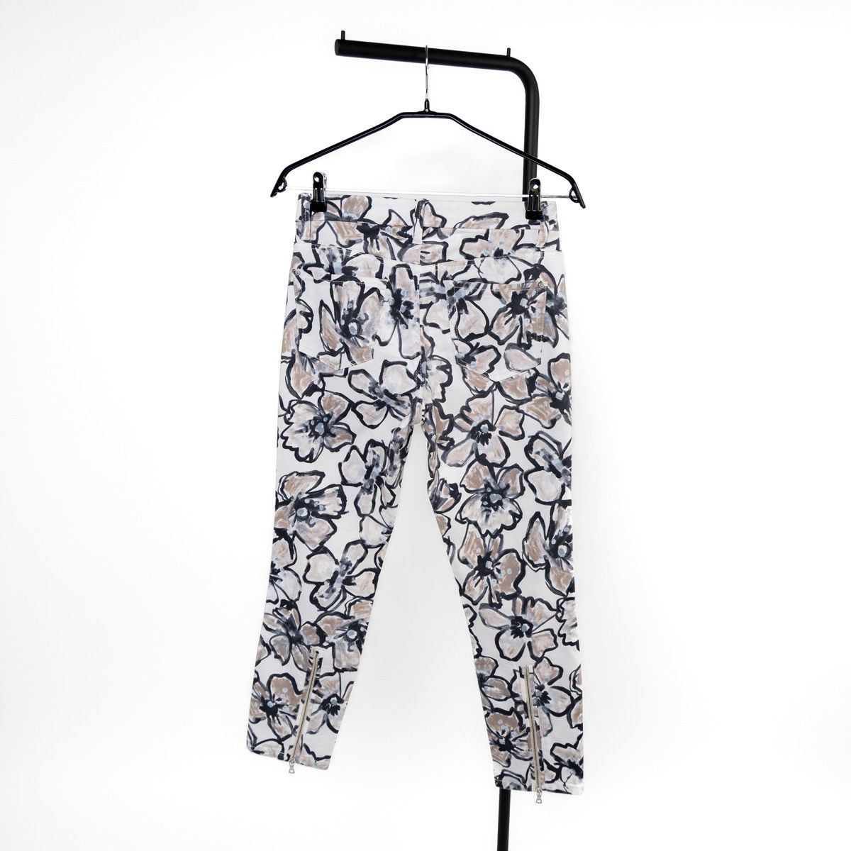 Other Cambio Womens Floral Print Stretch Jeans Pants Cropped Size 28" / US 6 / IT 42 - 2 Thumbnail