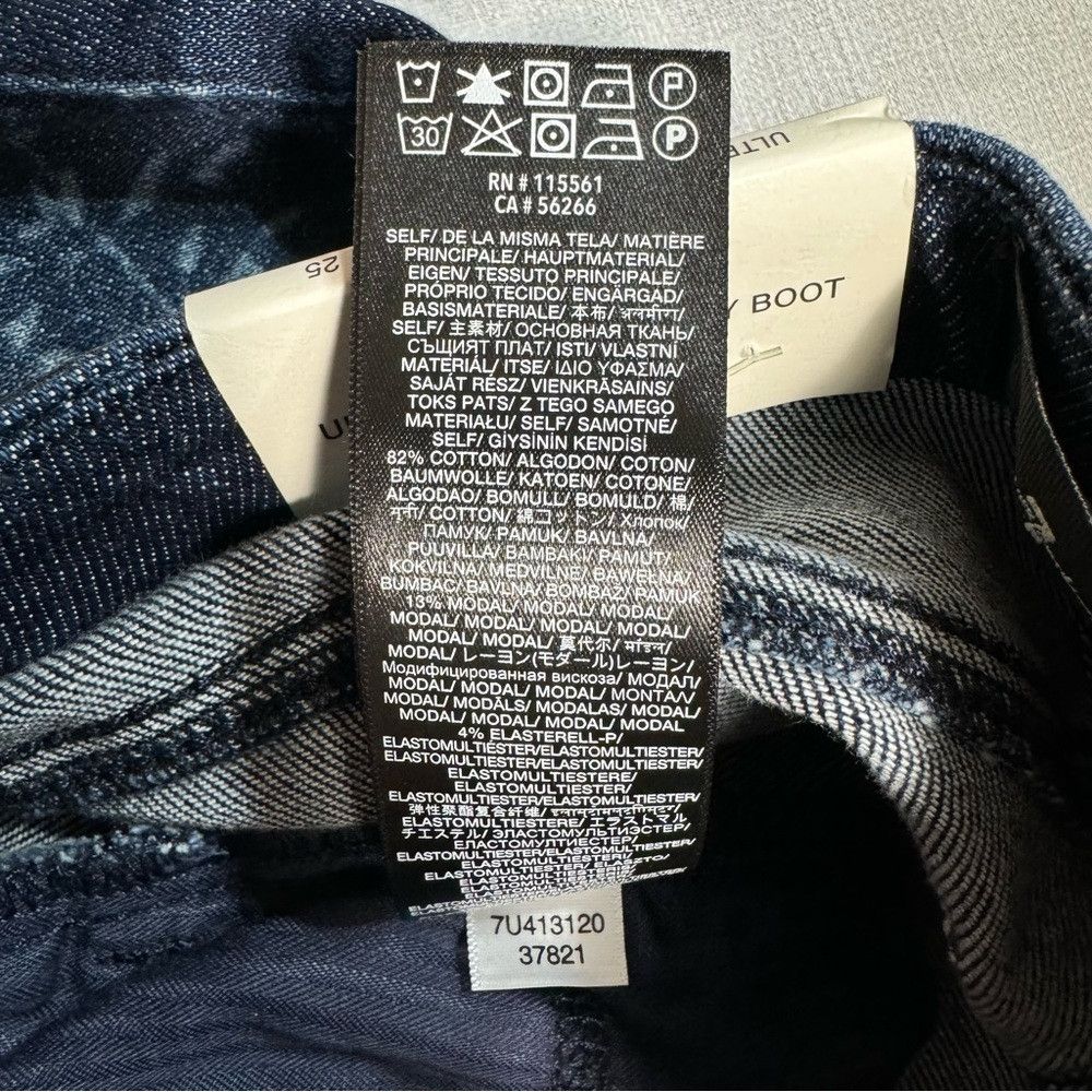 7 For All Mankind NWT New 7 For All Mankind Ultra High Rise Skinny Bootcut Fl Size 25" / US 0 / IT 36 - 9 Thumbnail