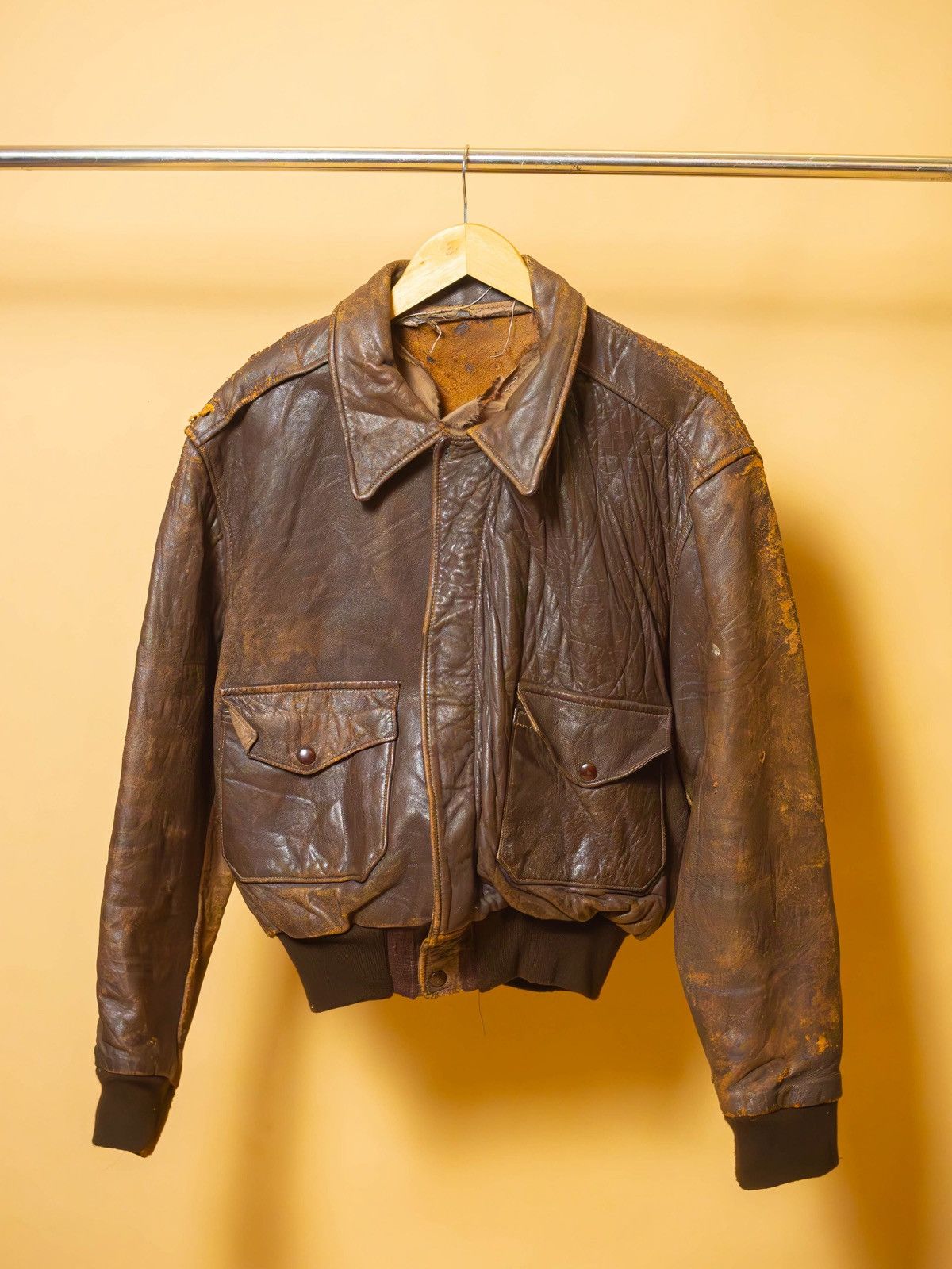 Vintage 1940s WWII US Army Air Force A-2 Leather Flight Jacket Size US L / EU 52-54 / 3 - 1 Thumbnail
