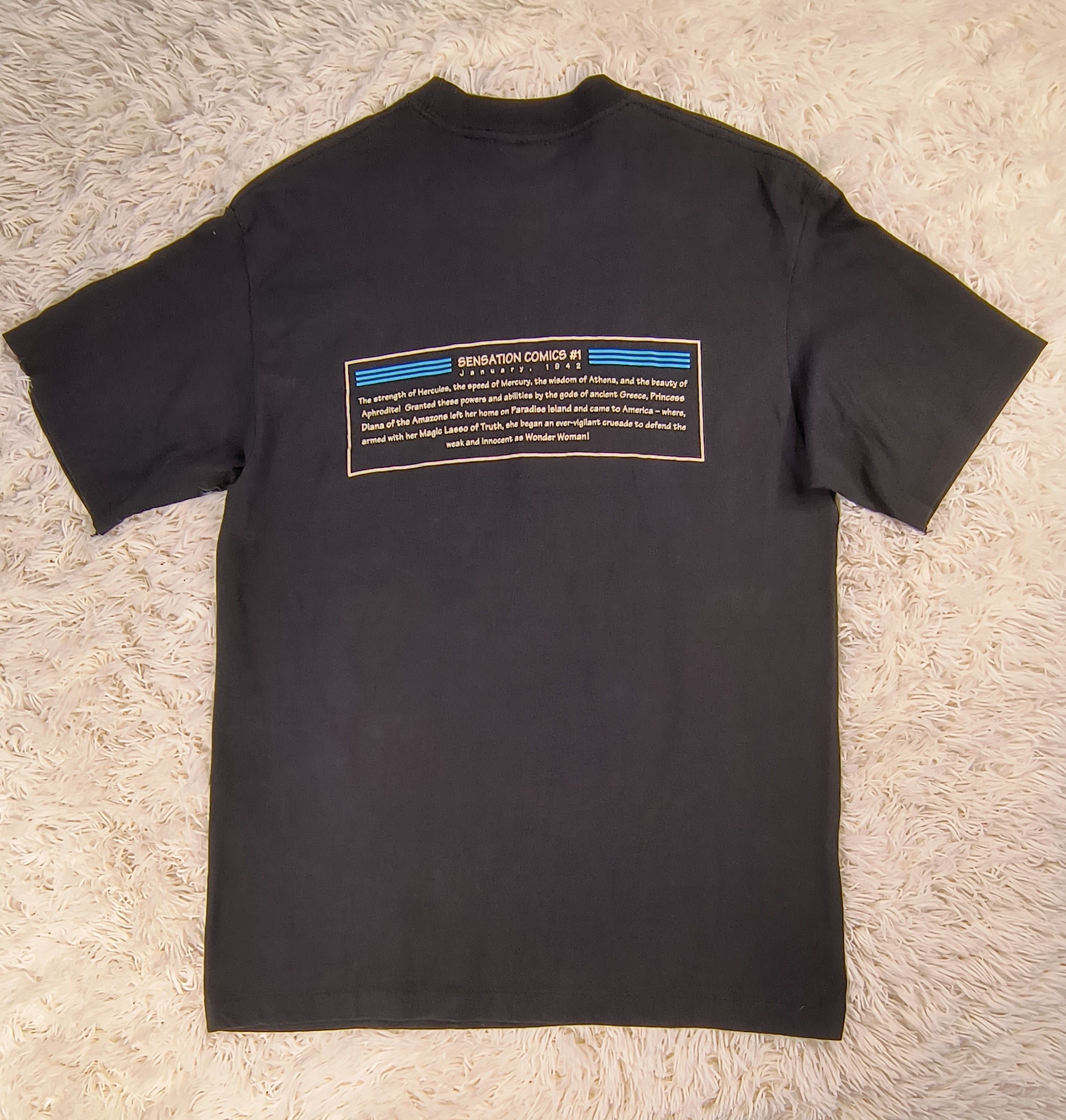 DC Comics Vintage sensational comics Wonder Woman 1993 tee Size US M / EU 48-50 / 2 - 7 Thumbnail