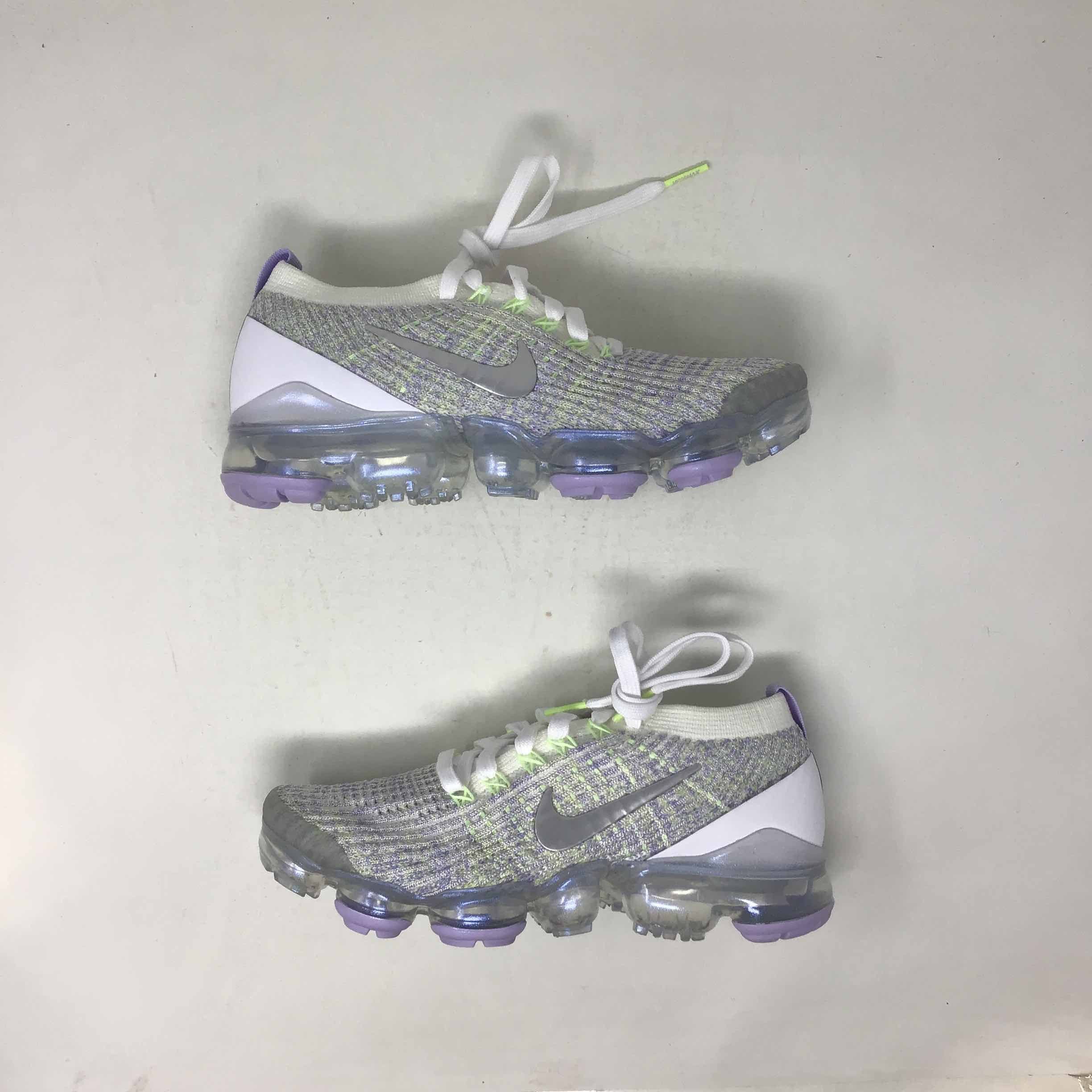 Wmns Air VaporMax Flyknit Barely Volt