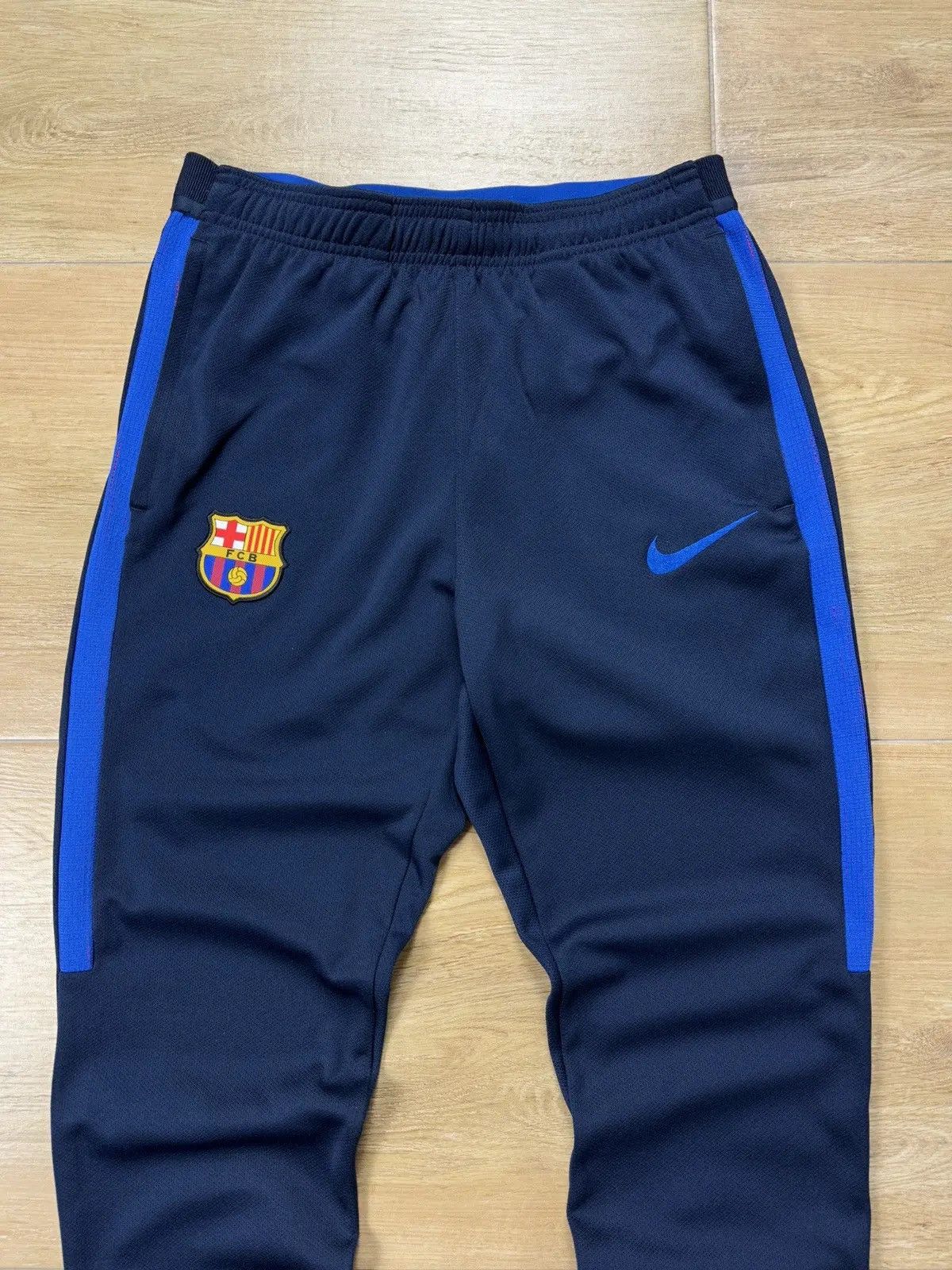 Nike Nike F.C Barcelona Soccer Joggers Size US 31 - 2 Thumbnail