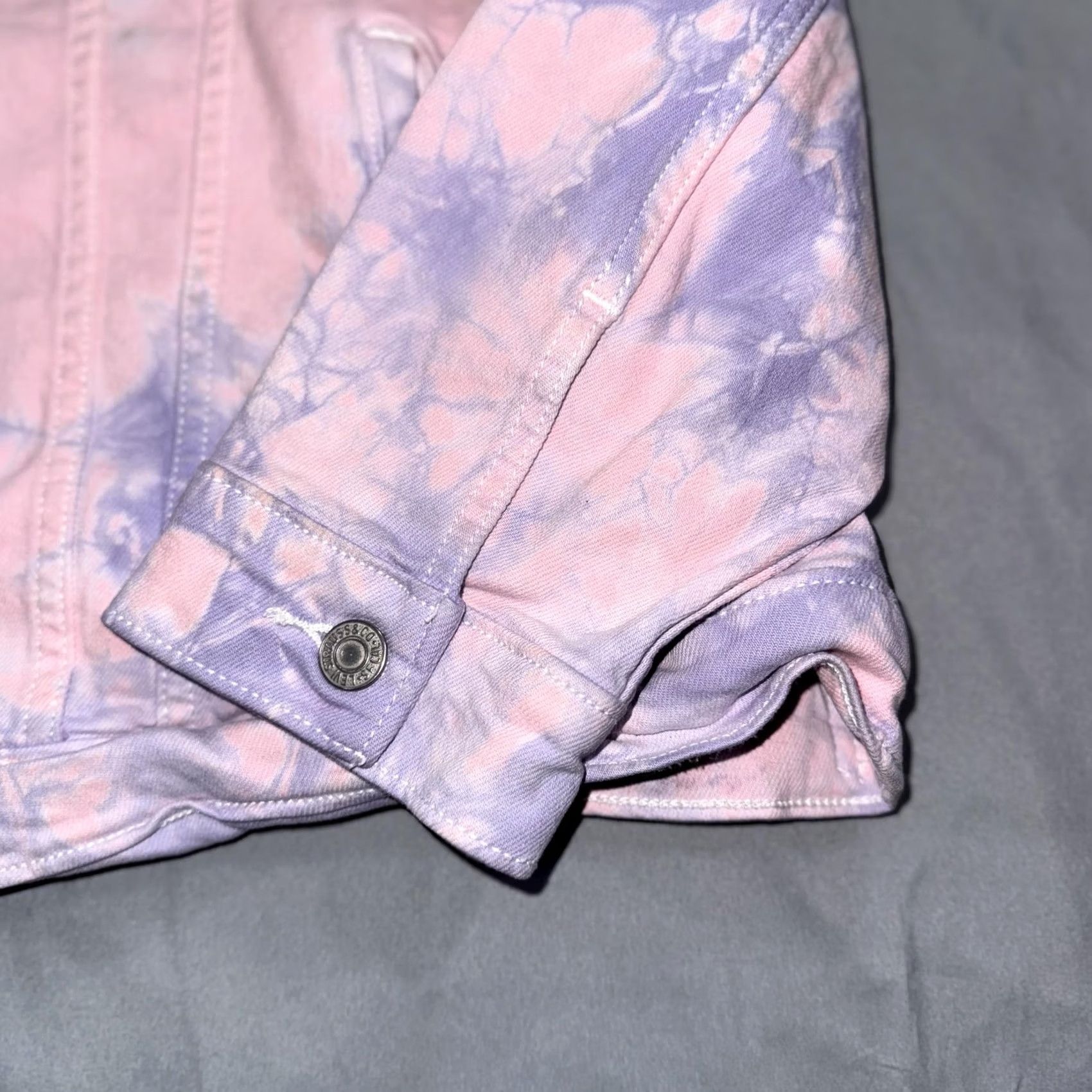 Levi's VINTAGE Levis Denim Jacket Womens 2X Pink Purple Tie Dye Trucker Jean Coat Button Size 40" / US 18 - 7 Thumbnail
