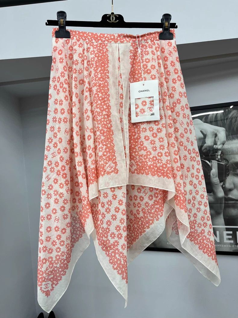 Chanel Chanel Pink Daisy Print Skirt - dmc Size US 34 / EU 50 - 1 Thumbnail