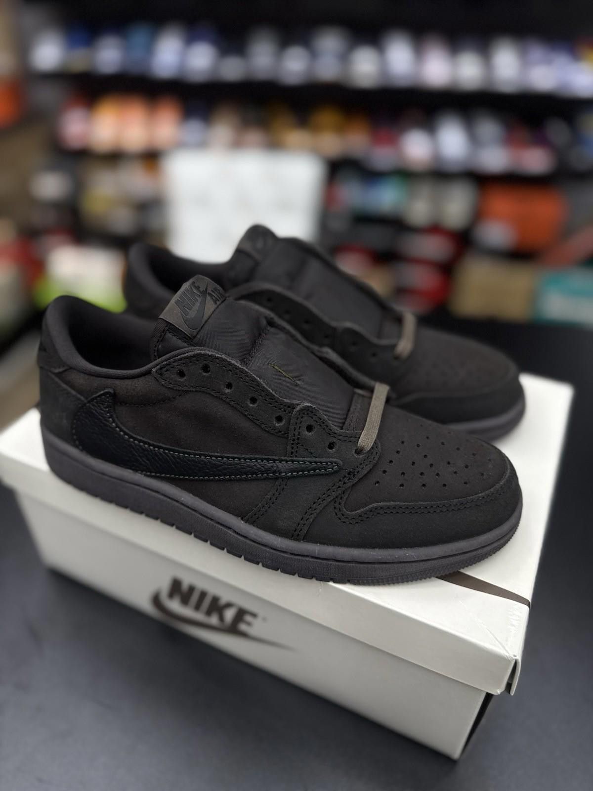 Jordan Brand Size 6 men Travis Scott x Air Jordan 1 Low 'Velvet Brown' Size US 6 / EU 39 - 3 Thumbnail