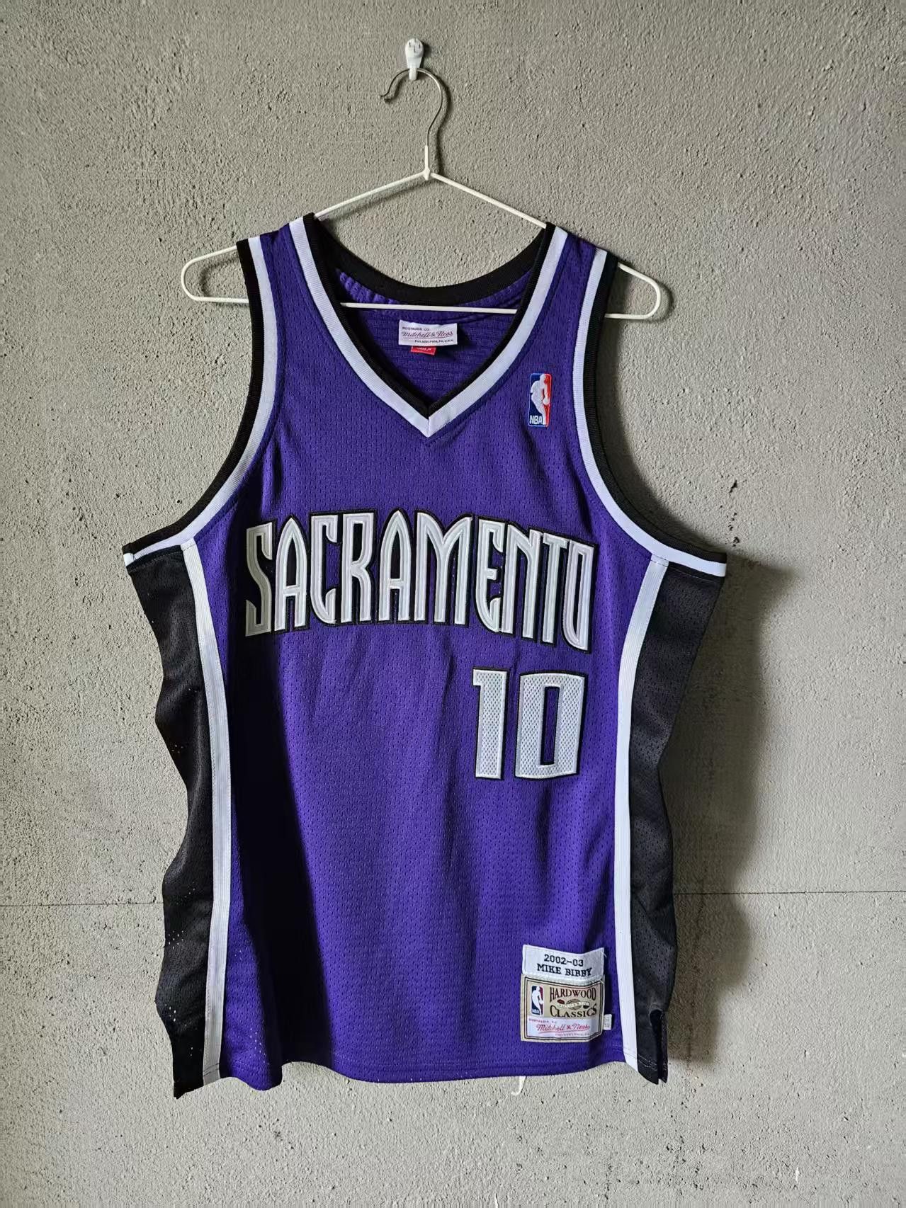 NBA Mike Bibby Jersey Sacramento Kings 10 Double Stitched Size US XL / EU 56 / 4 - 2 Thumbnail